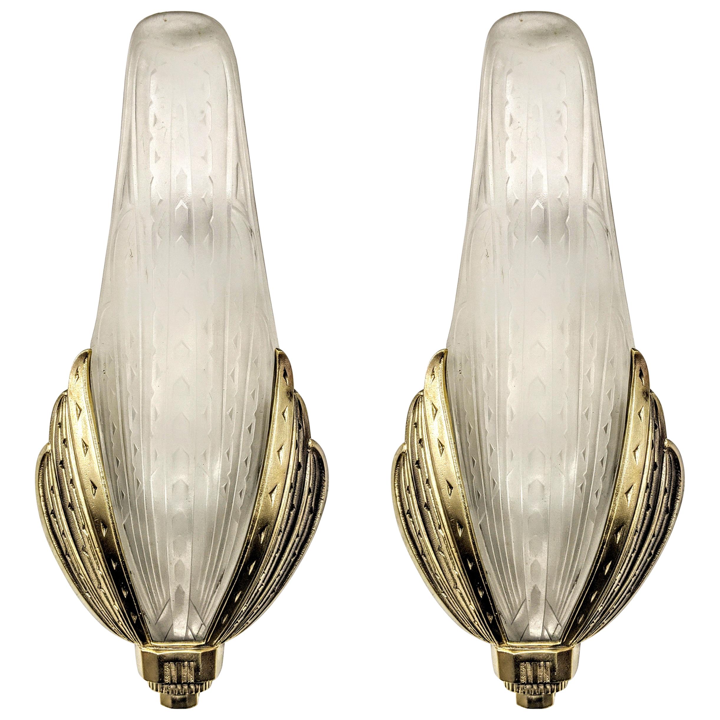 Pair of French Art Deco Wall Sconces Signed by Hanots For Sale