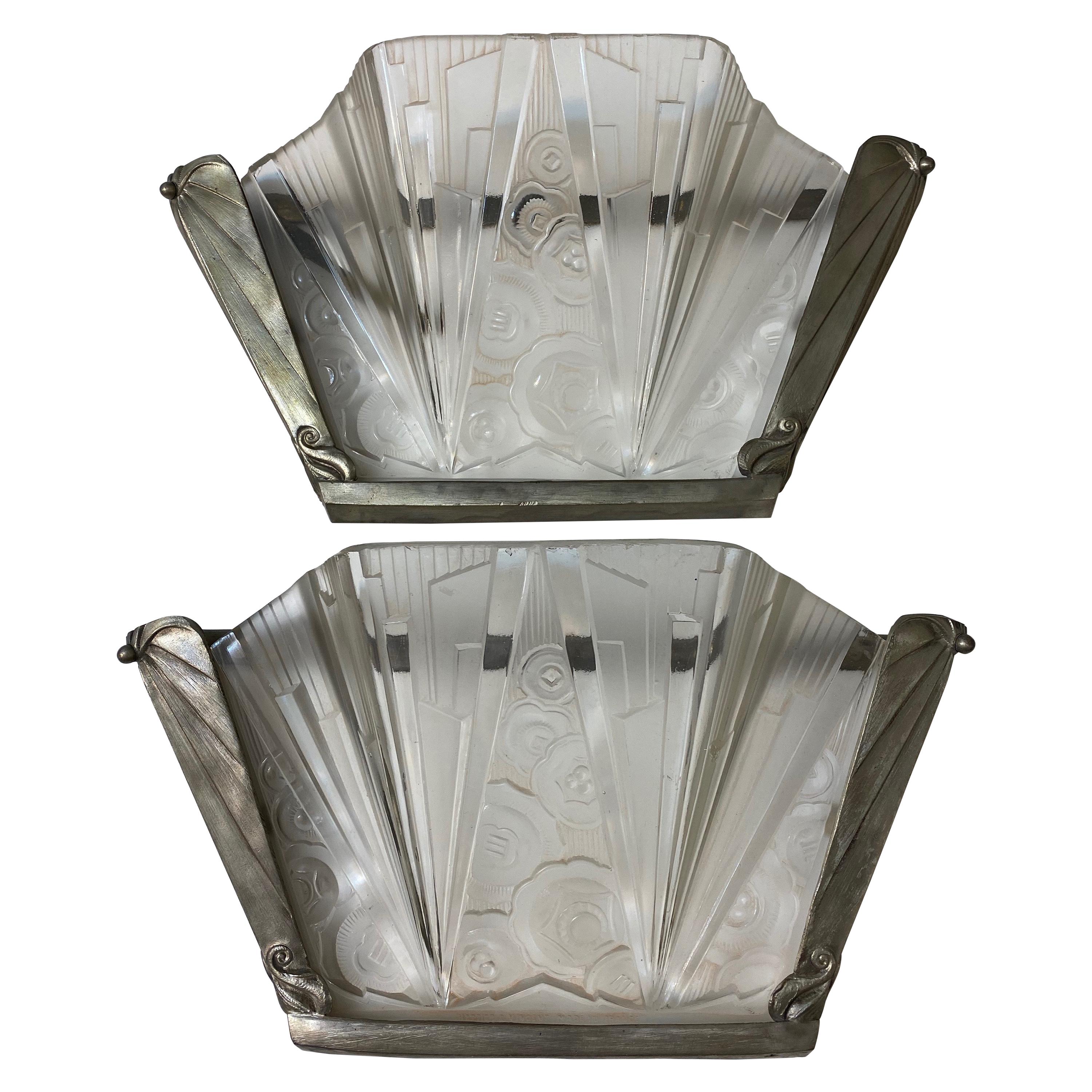 Pair of French Art Deco Wall Sconces Signed by Hettier Vincent For Sale