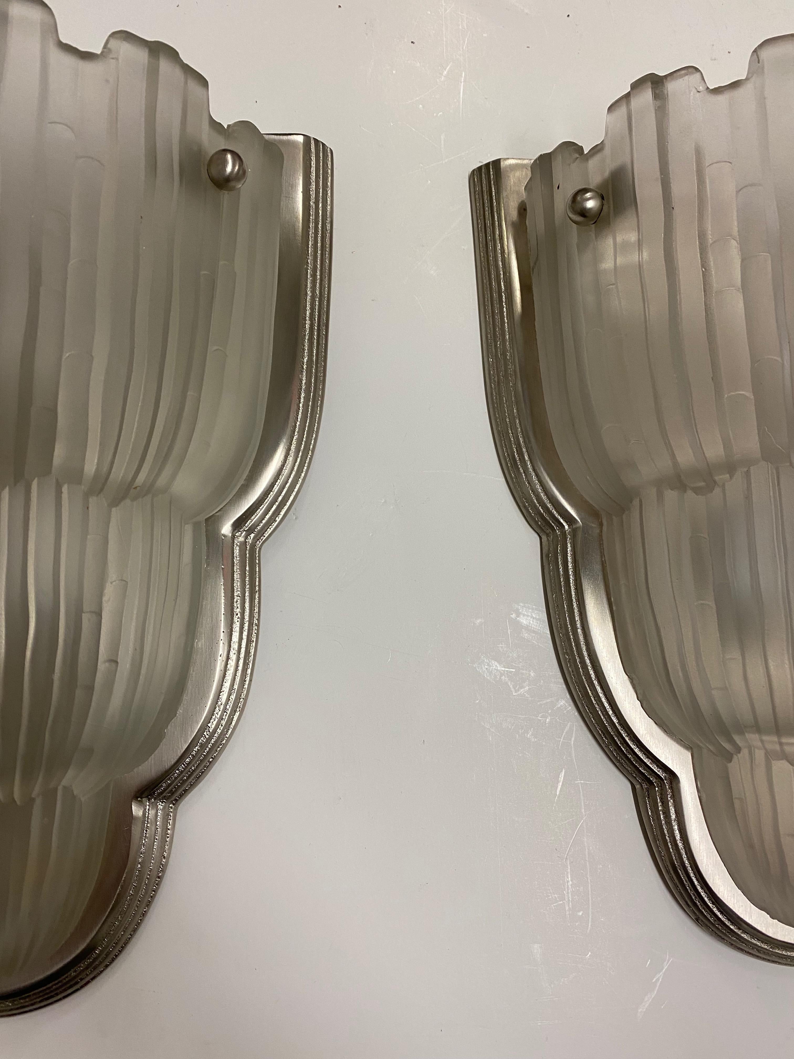 Pair of French Art Deco Wall Sconces Signed by Sabino For Sale 1
