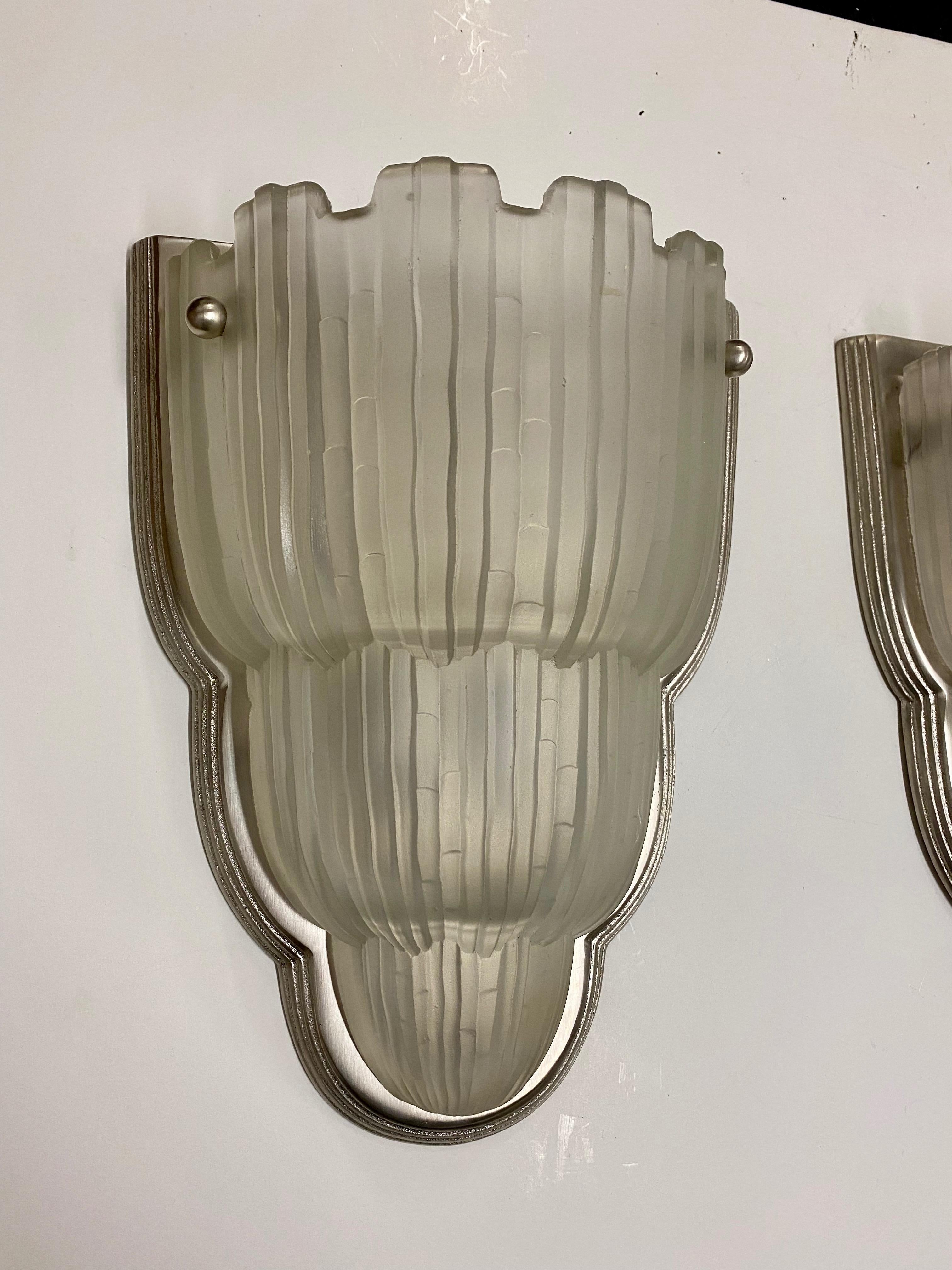Pair of French Art Deco Wall Sconces Signed by Sabino For Sale 4