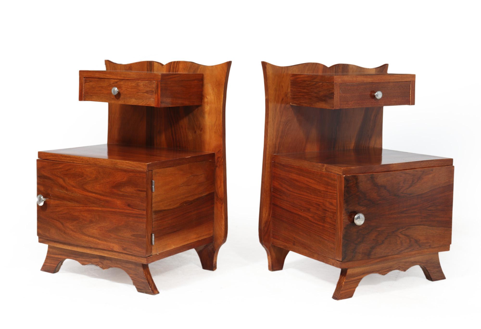FRENCH ART DECO BEDSIDE CABINETS
A pair of French walnut Art Deco Bedside Cabinets with single door and floating top drawer, produced in the 1930’s these cabinets have been restored and fully polished by hand and are in excellent condition
