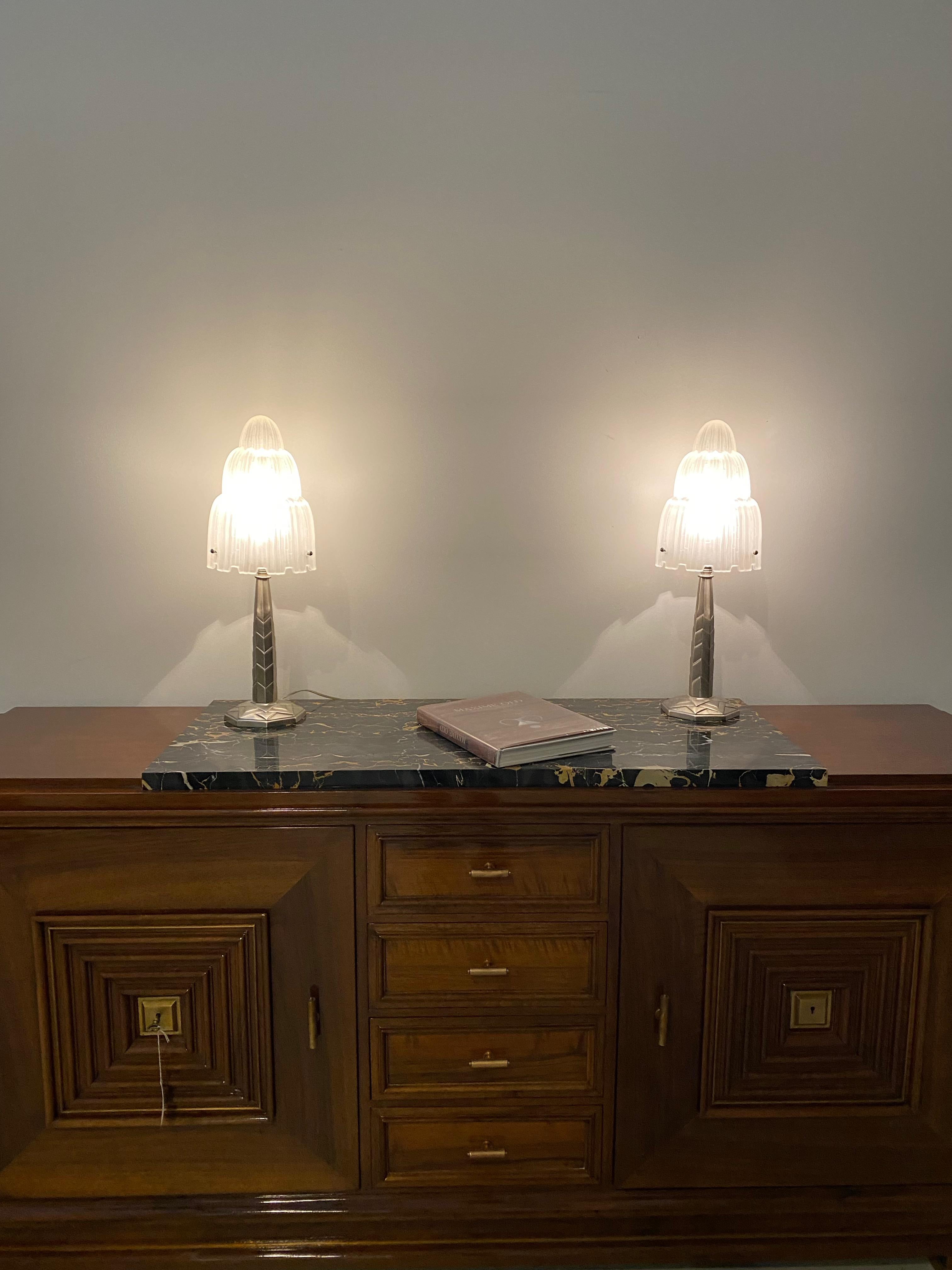 Paire de lampes de table Art Déco « cascade » signées par Sabino en vente 9