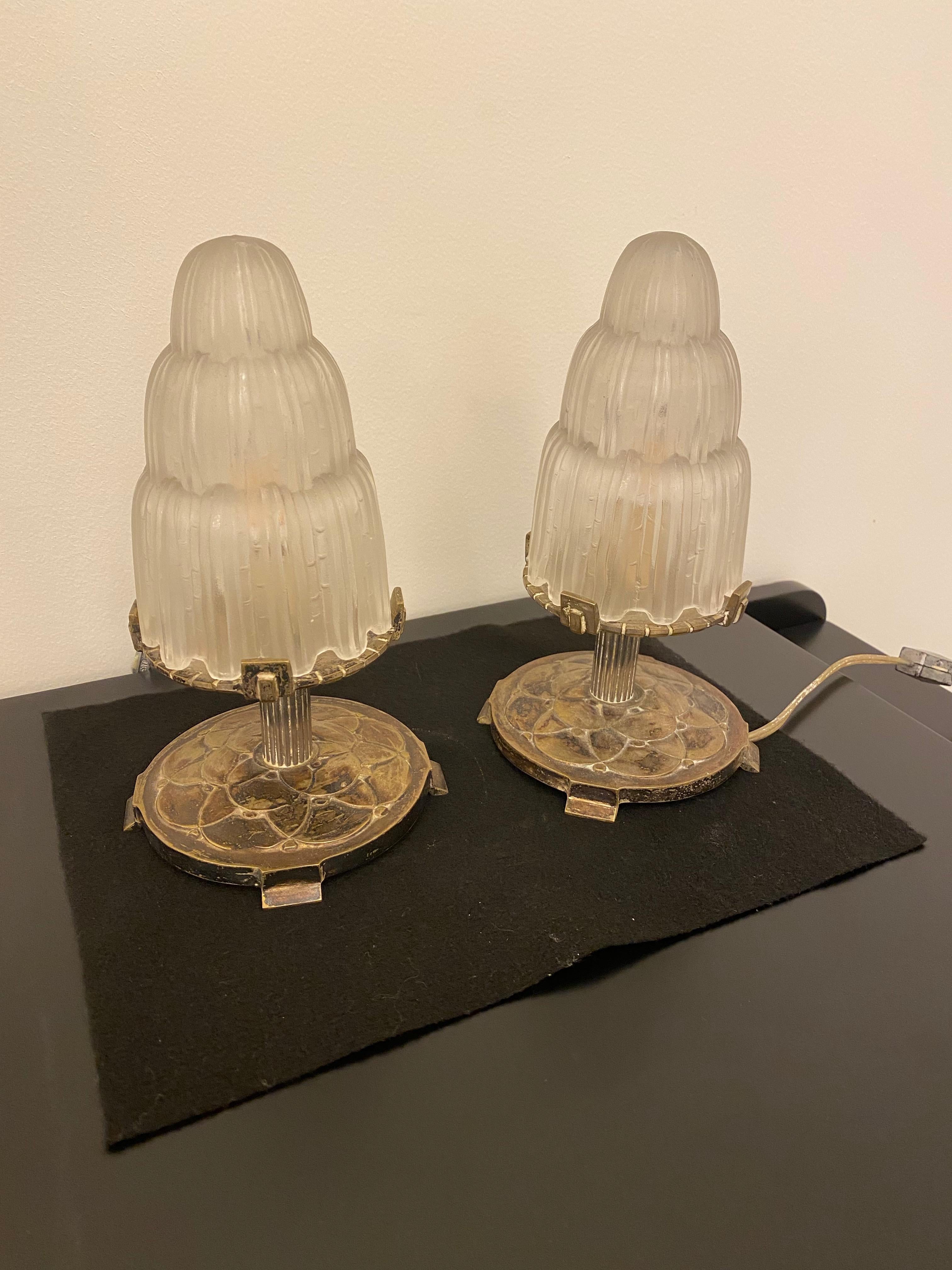 Paire de lampes de table Art Déco « cascade » signées par Sabino Bon état - En vente à North Bergen, NJ