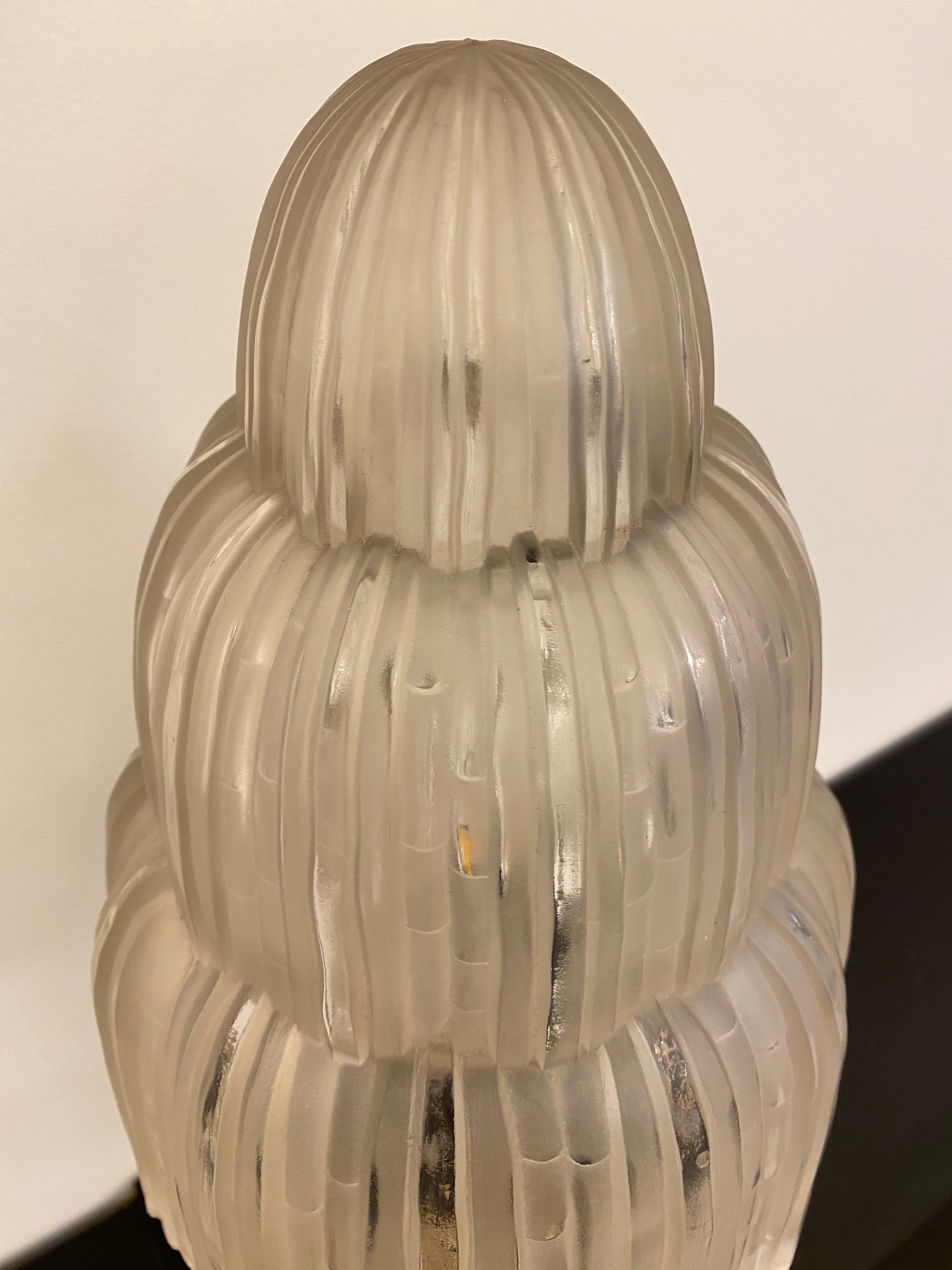 Verre Paire de lampes de bureau Art Déco françaises « cascade » signées par Sabino en vente