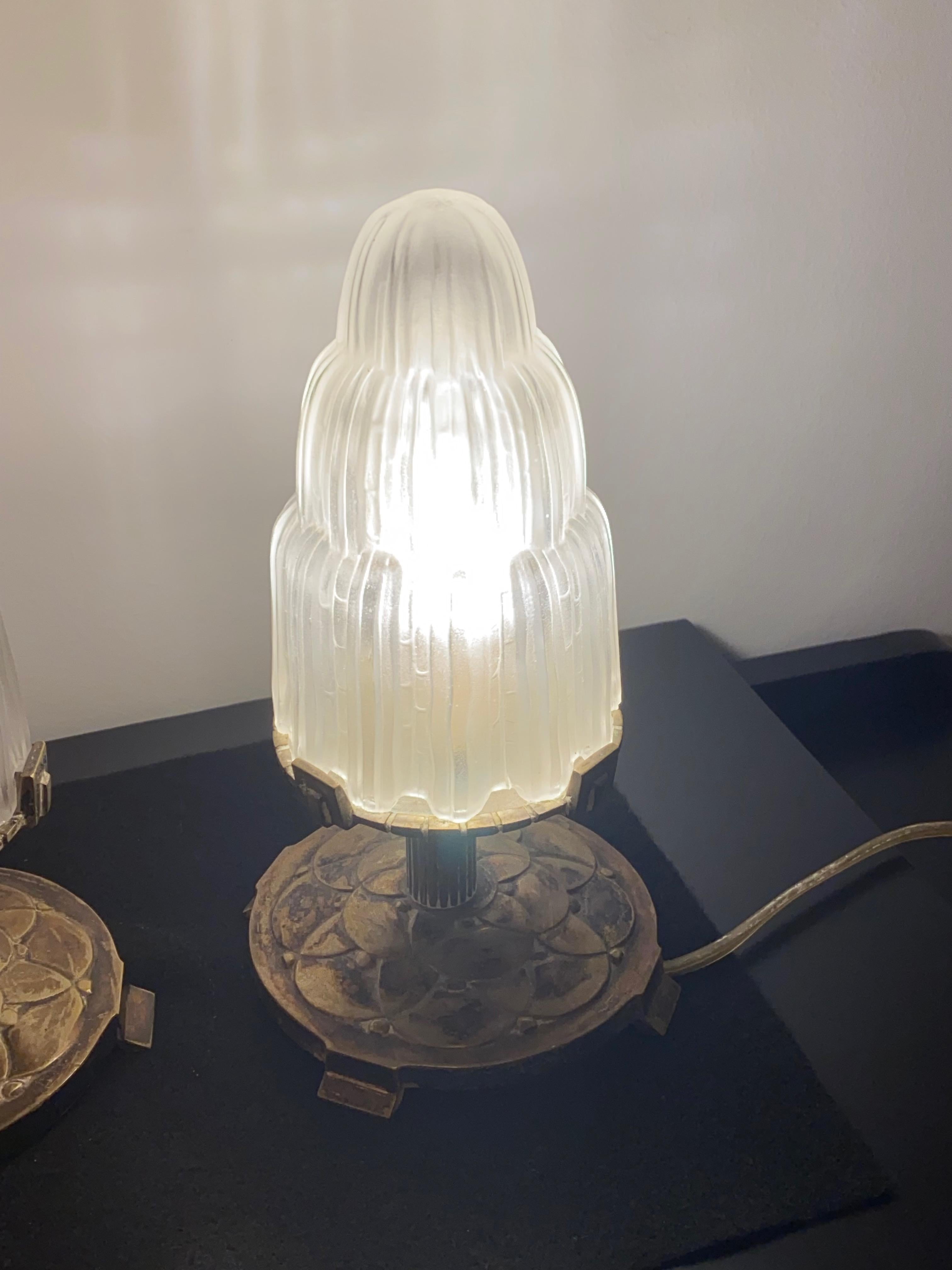 Paire de lampes de table Art Déco « cascade » signées par Sabino en vente 3