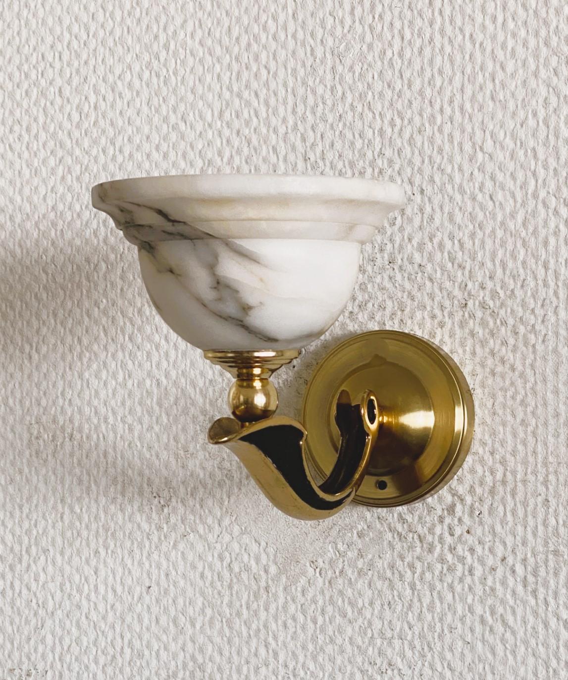 20th Century Pair of French Art Deco White Alabaster Brass Wall Sconces, 1930s For Sale