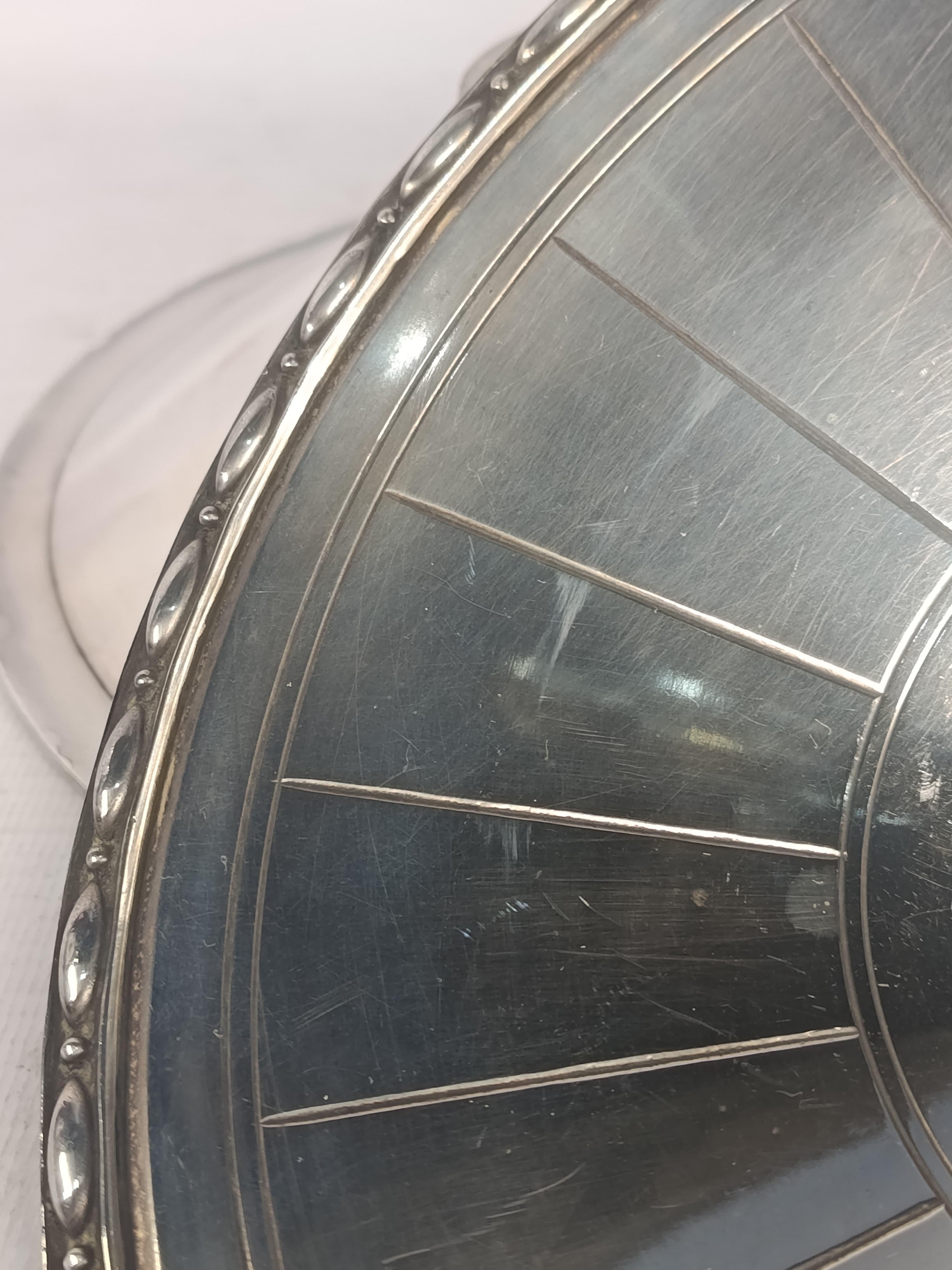 Paire de centres de table en métal blanc de style Art Déco français vers 1930 Bon état - En vente à Buenos Aires, Argentina