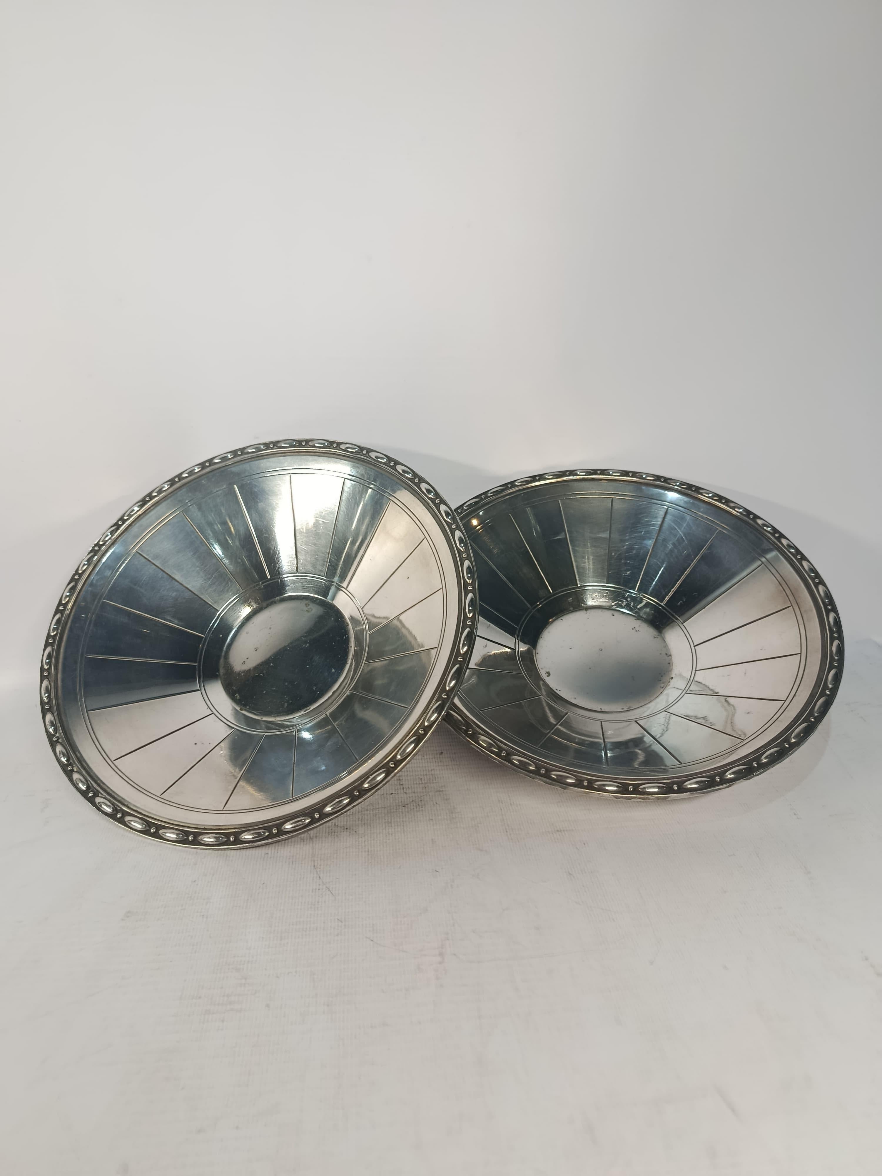 Milieu du XXe siècle Paire de centres de table en métal blanc de style Art Déco français vers 1930 en vente