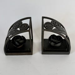 Pair of French Art Deco Wrought Iron Bookends with Floral Motif, 1920s