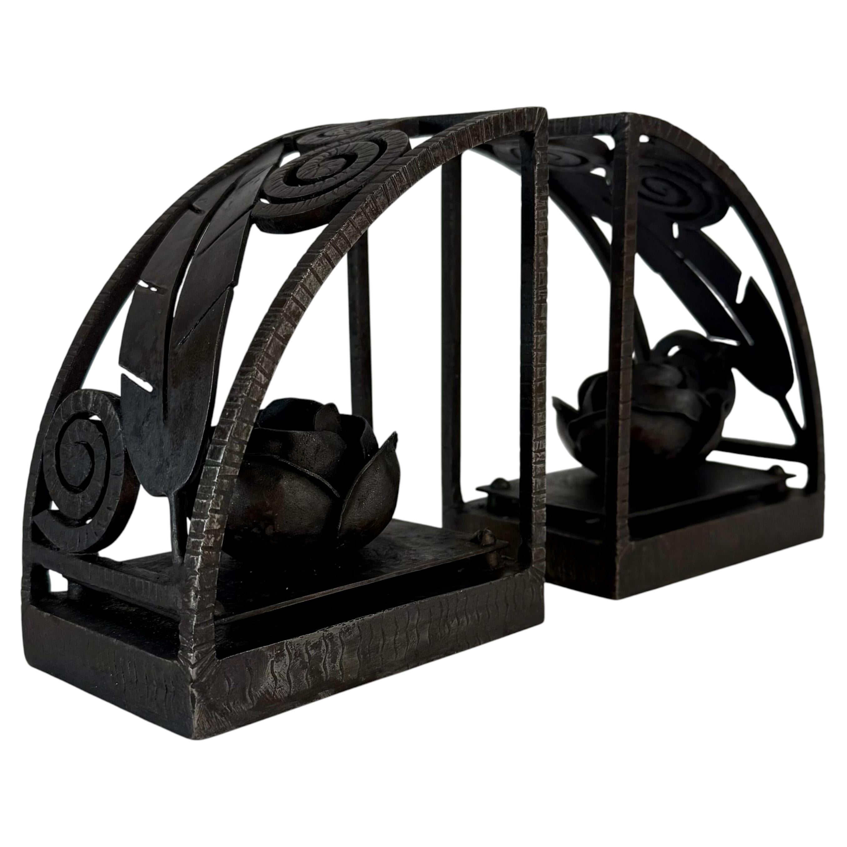 Pair of French Art Deco Wrought Iron Bookends with Floral Motif, 1920s