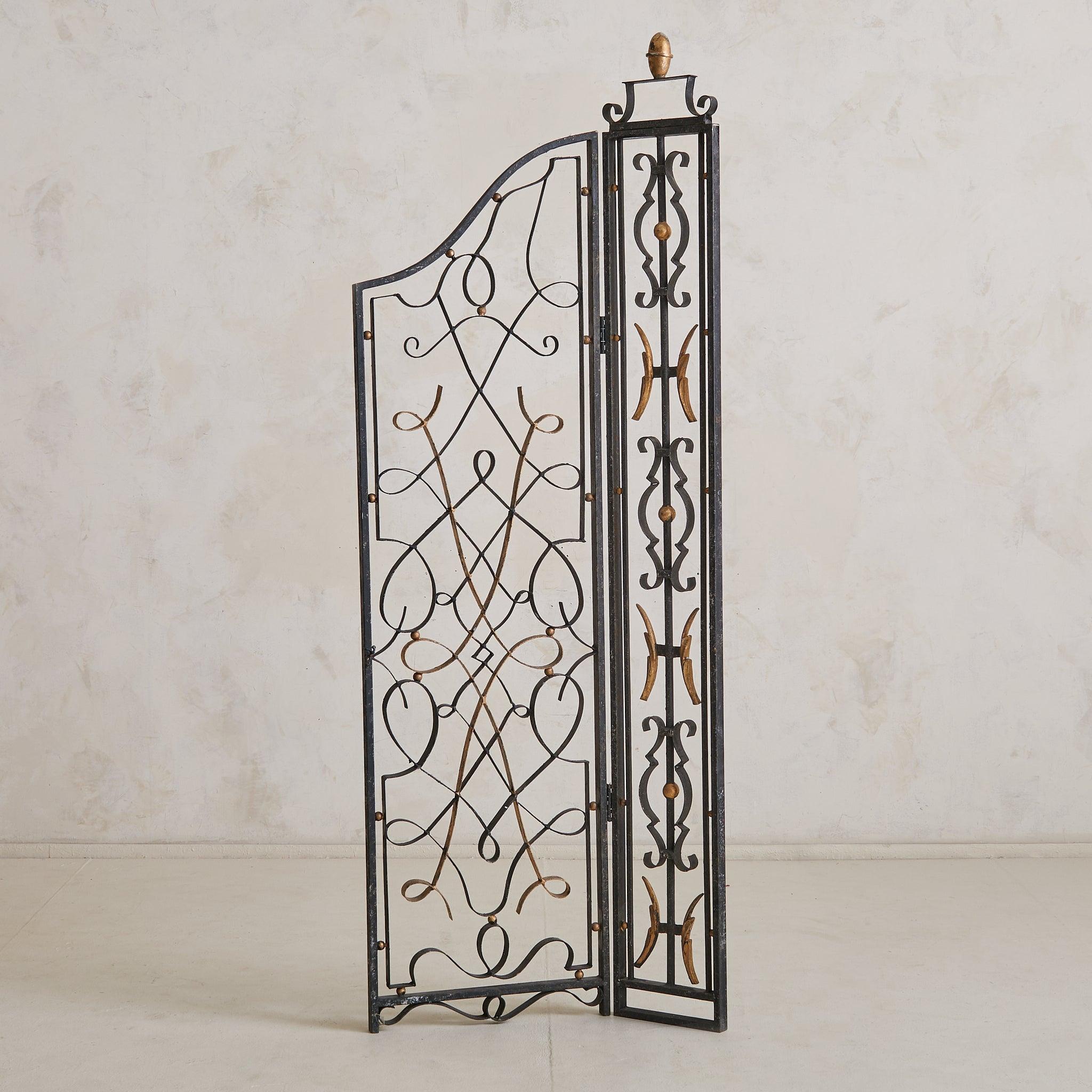 Pair of French Art Deco Wrought Iron Screens or Room Dividers In Good Condition For Sale In Chicago, IL