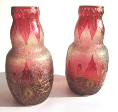 Pareja de jarrones franceses Art Nouveau Baccarat de cristal camafeo y cristal acuático dorado