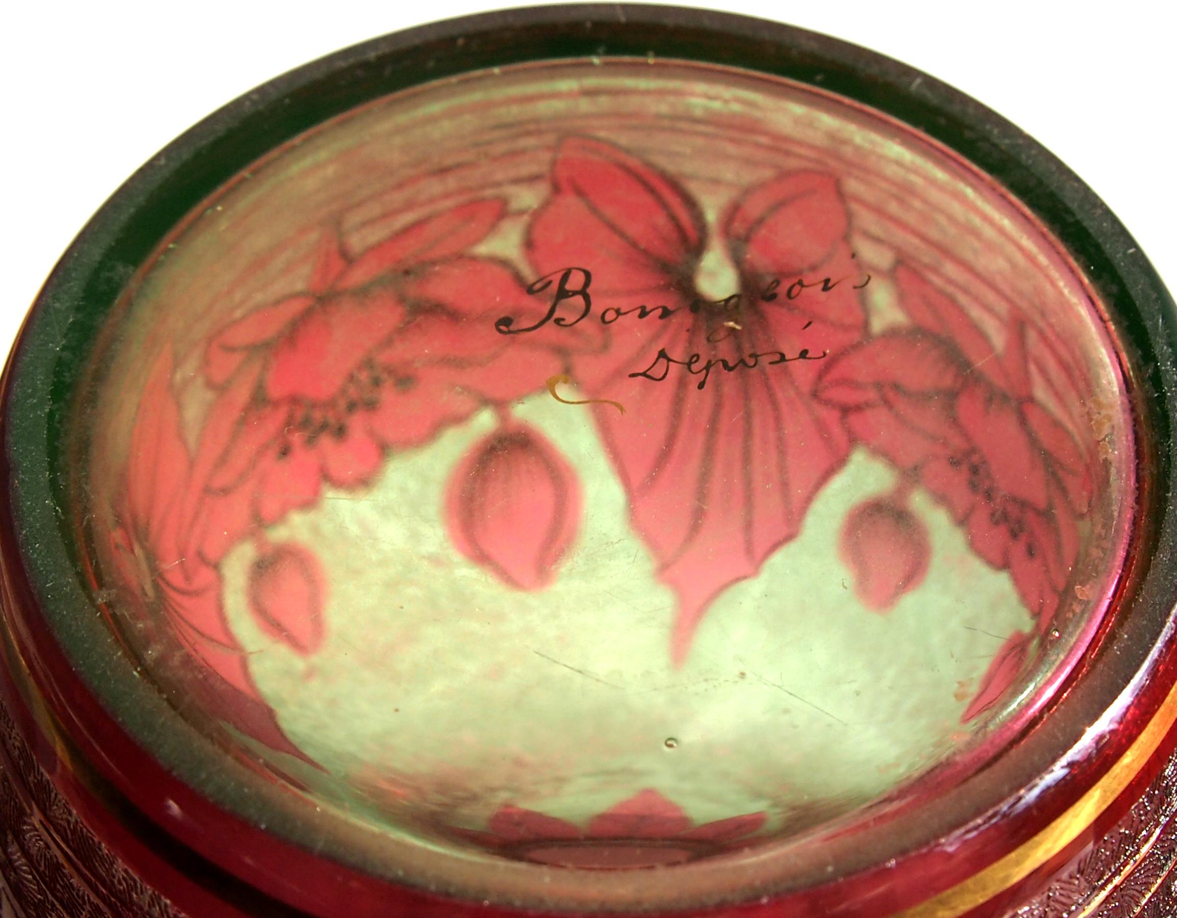 Paire de vases Art Nouveau français en cristal de Baccarat avec camée et verre aquatique doré en vente 1