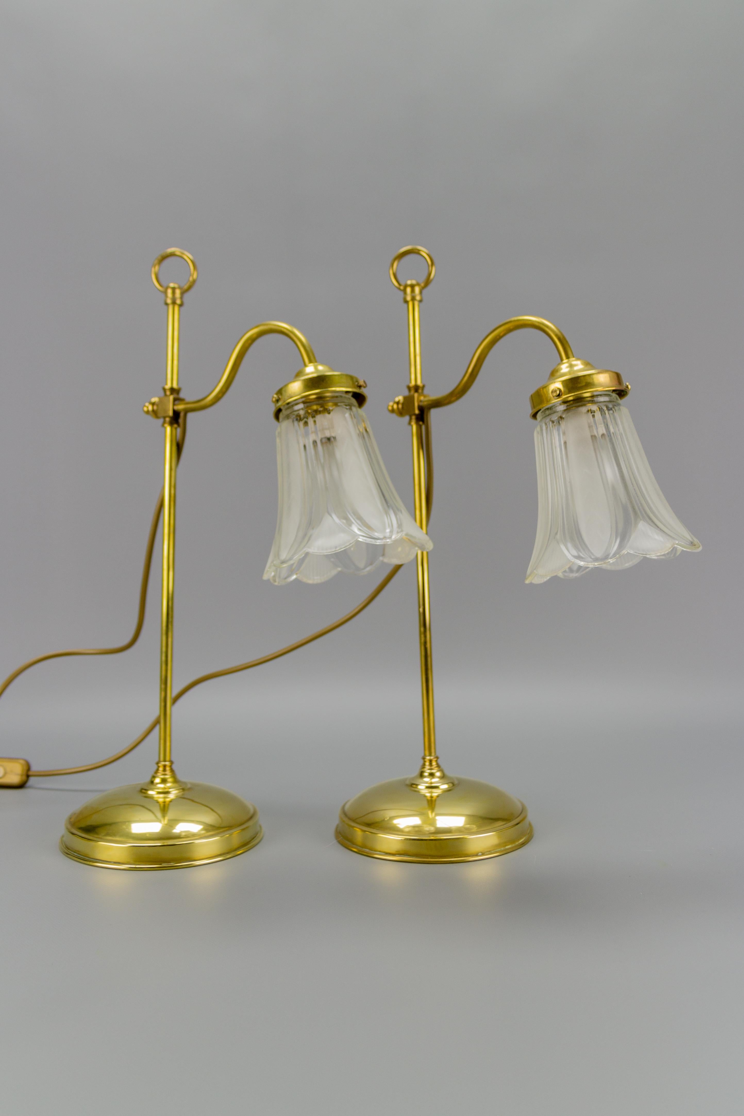 Frosted Pair of French Art Nouveau Brass and Floral Shaped Glass Table Lamps For Sale