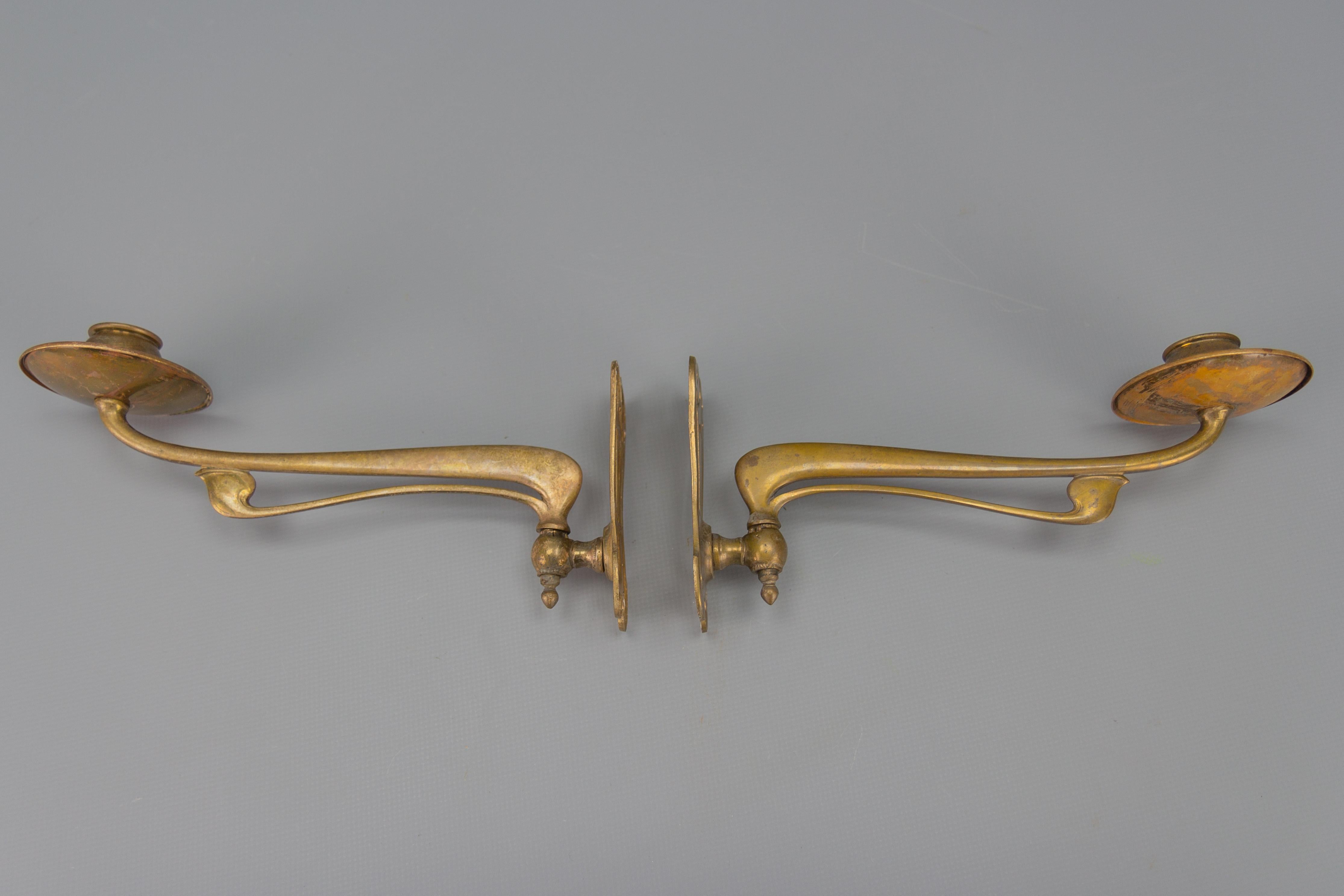 Pair of French Art Nouveau Brass Piano Wall Sconces Swivel Candle Holders, 1920 In Good Condition For Sale In Barntrup, DE