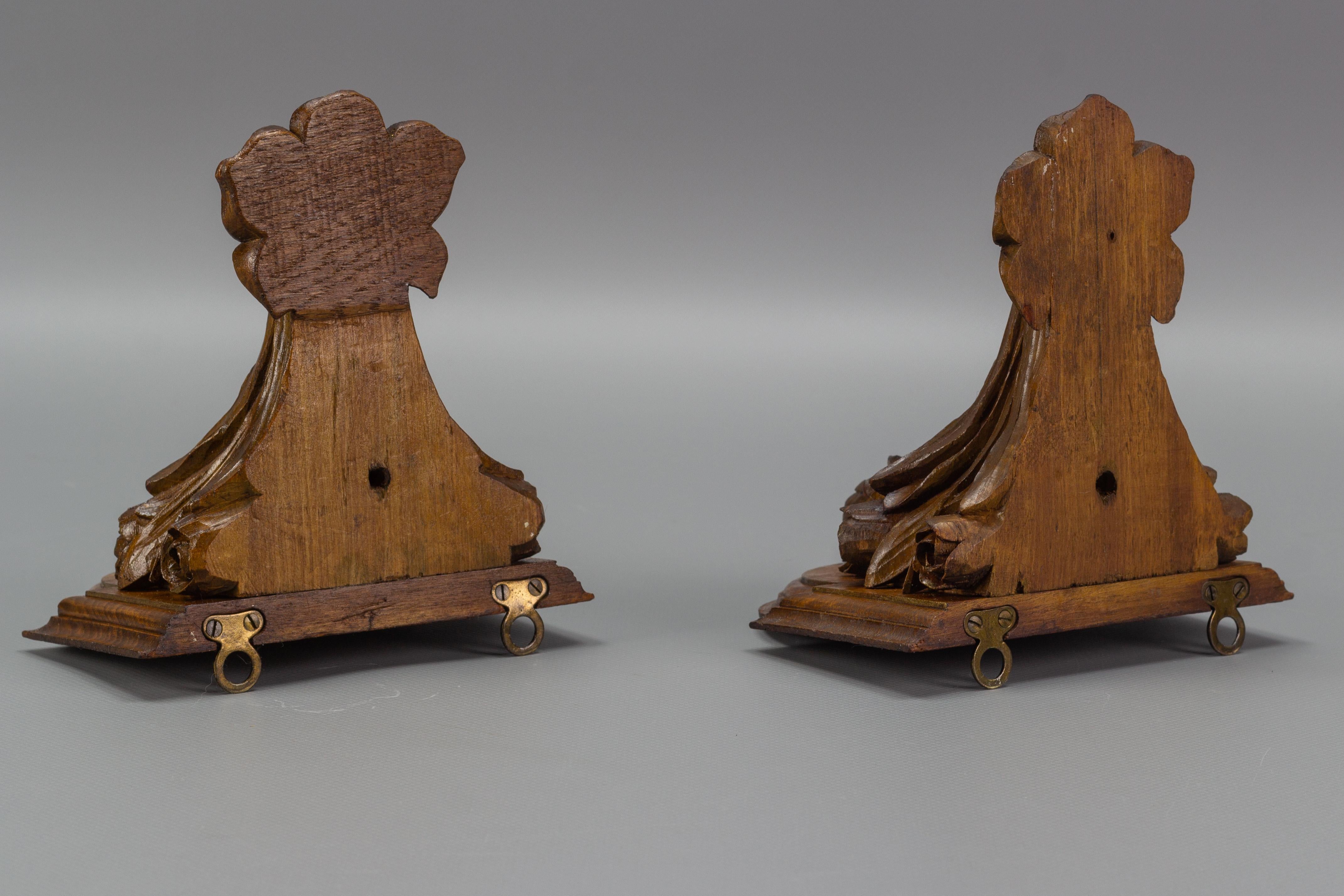 Pair of French Art Nouveau Carved Wooden Wall Brackets, 1920s 7