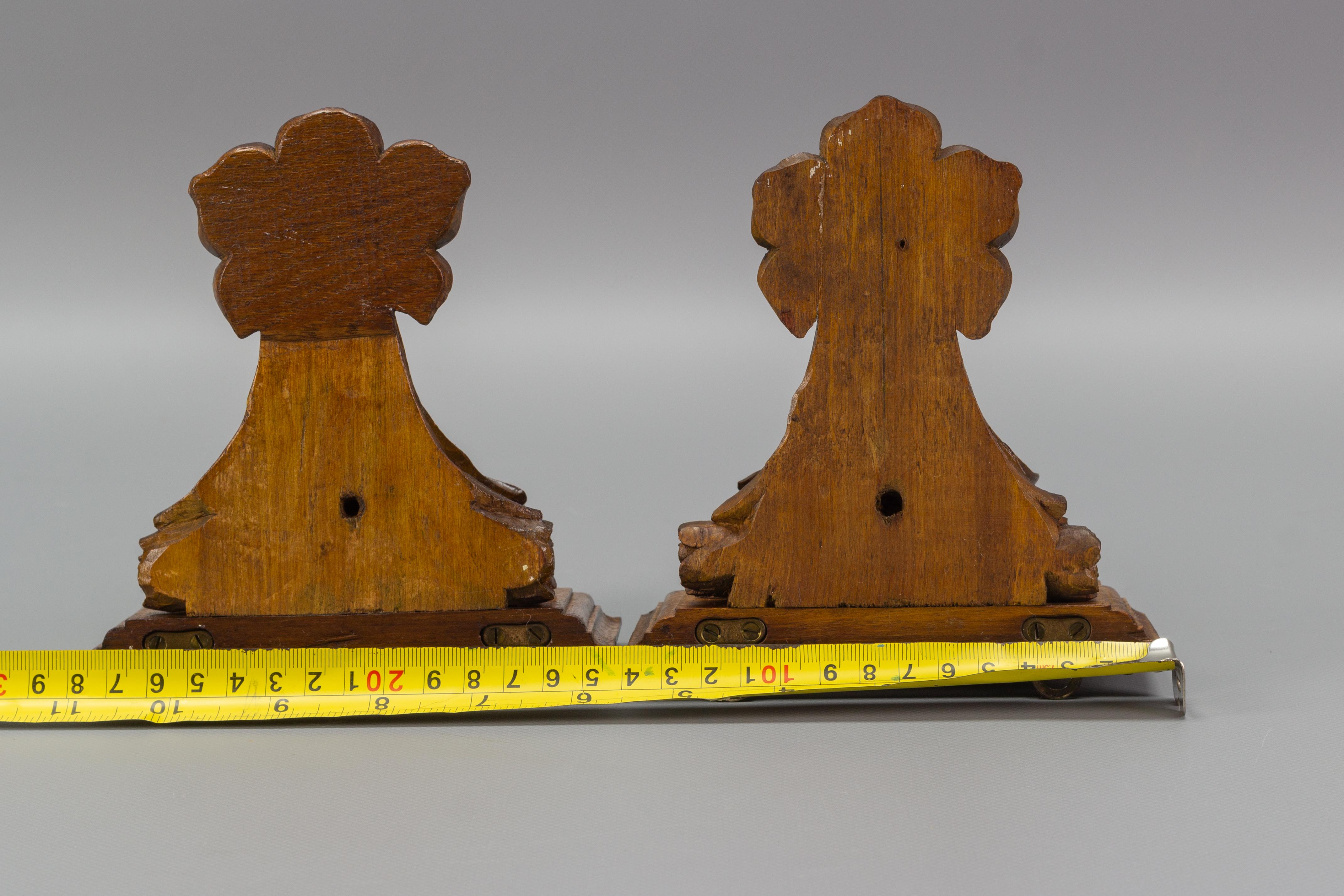 Pair of French Art Nouveau Carved Wooden Wall Brackets, 1920s 11