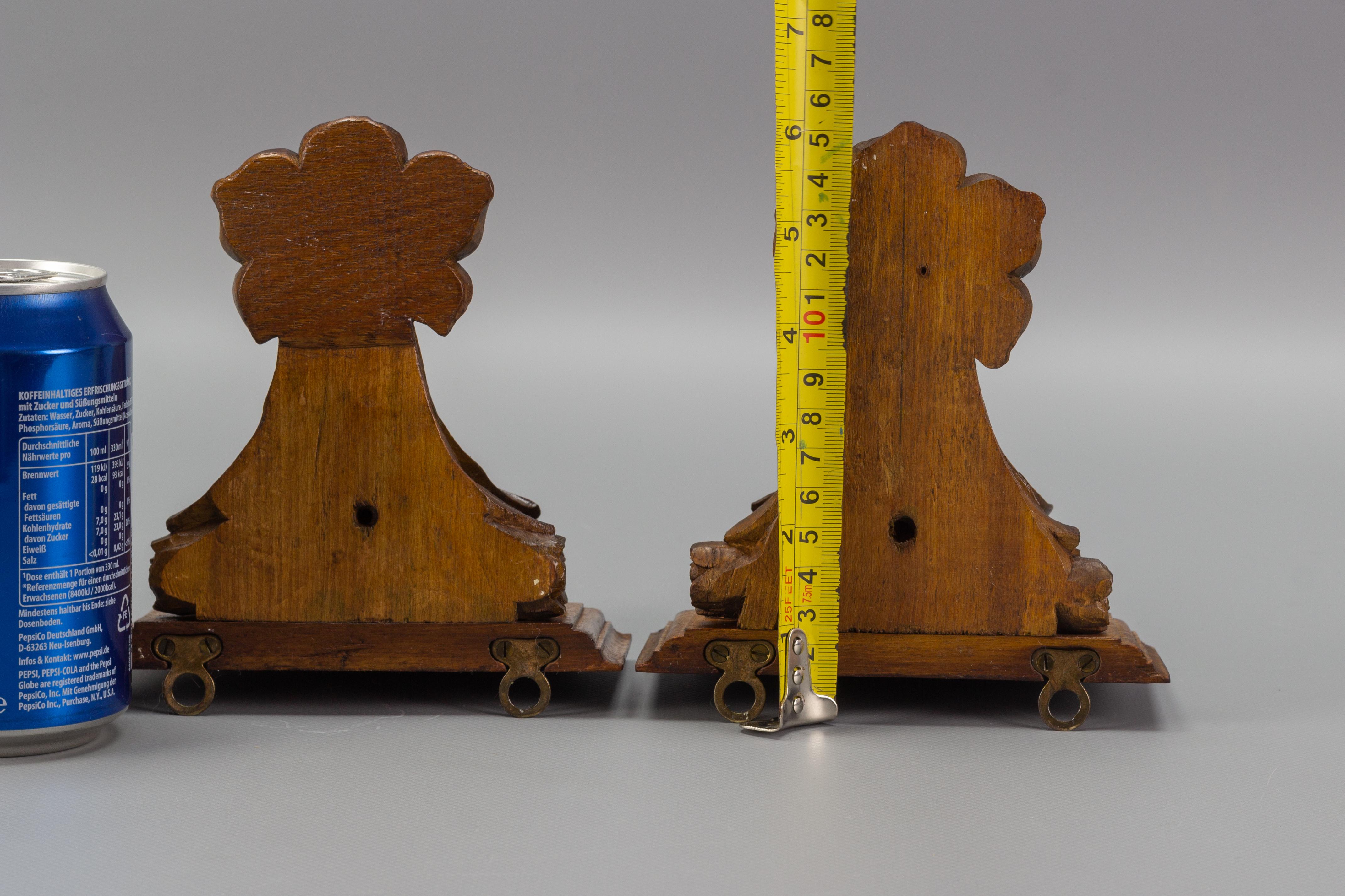 Pair of French Art Nouveau Carved Wooden Wall Brackets, 1920s 12