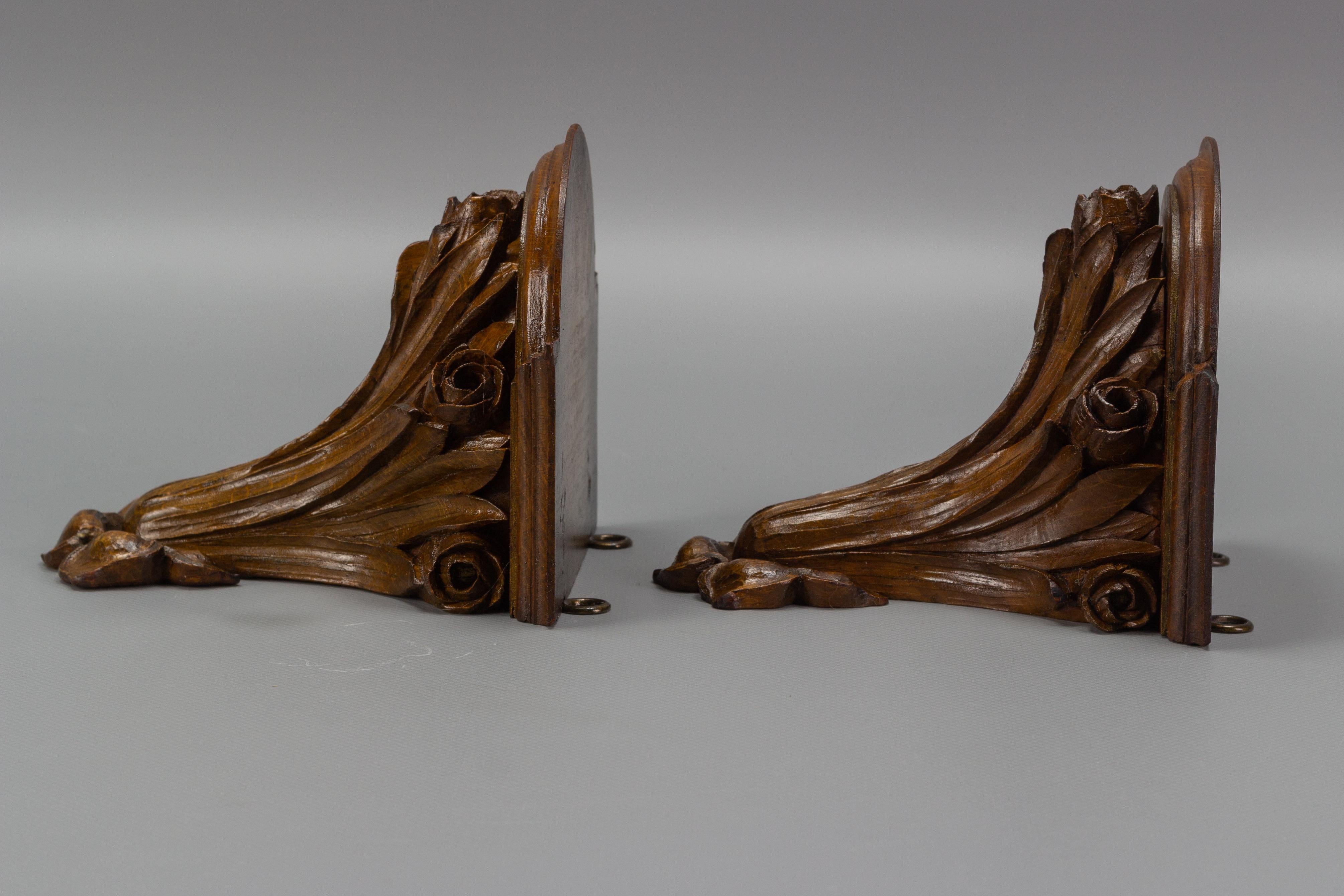 Pair of French Art Nouveau Carved Wooden Wall Brackets, 1920s 1
