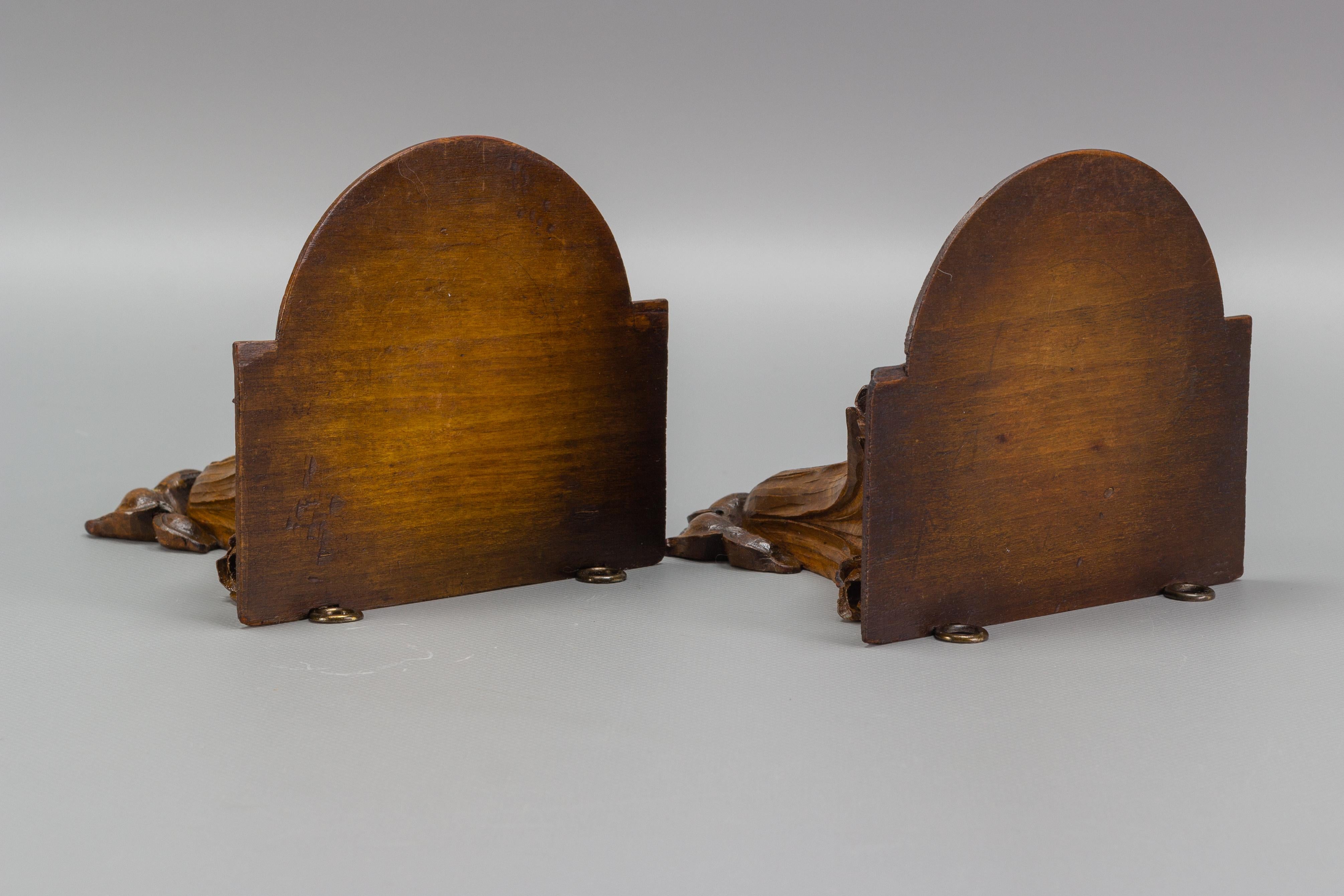 Pair of French Art Nouveau Carved Wooden Wall Brackets, 1920s 2