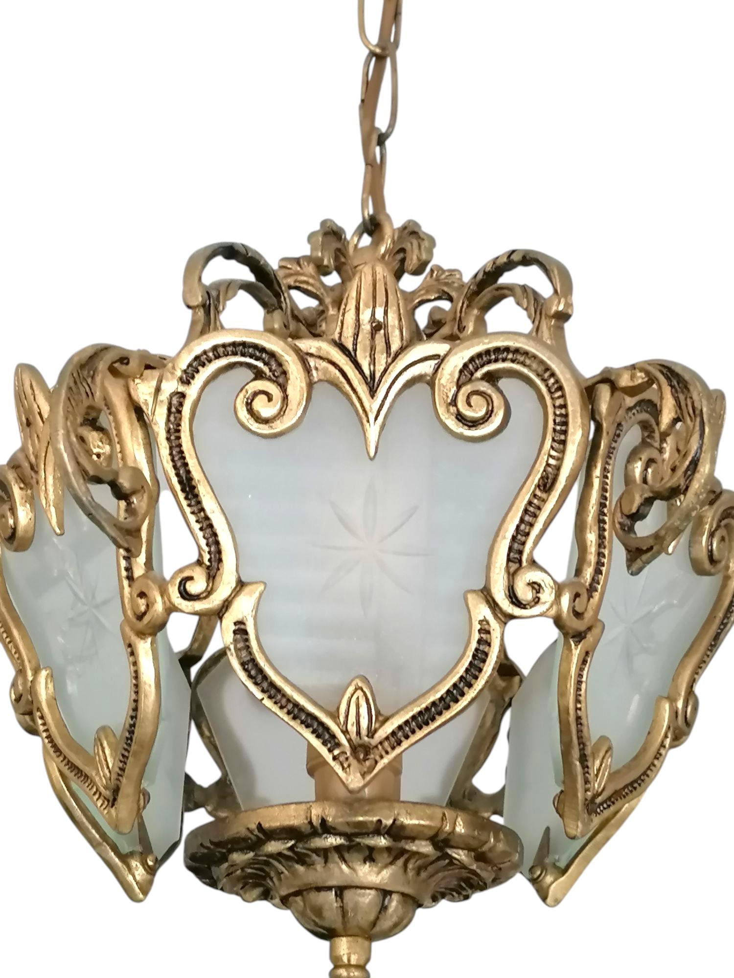 Pareja de candelabros de linterna franceses Art Nouveau de bronce dorado, paneles de cristal esmerilado en venta 2