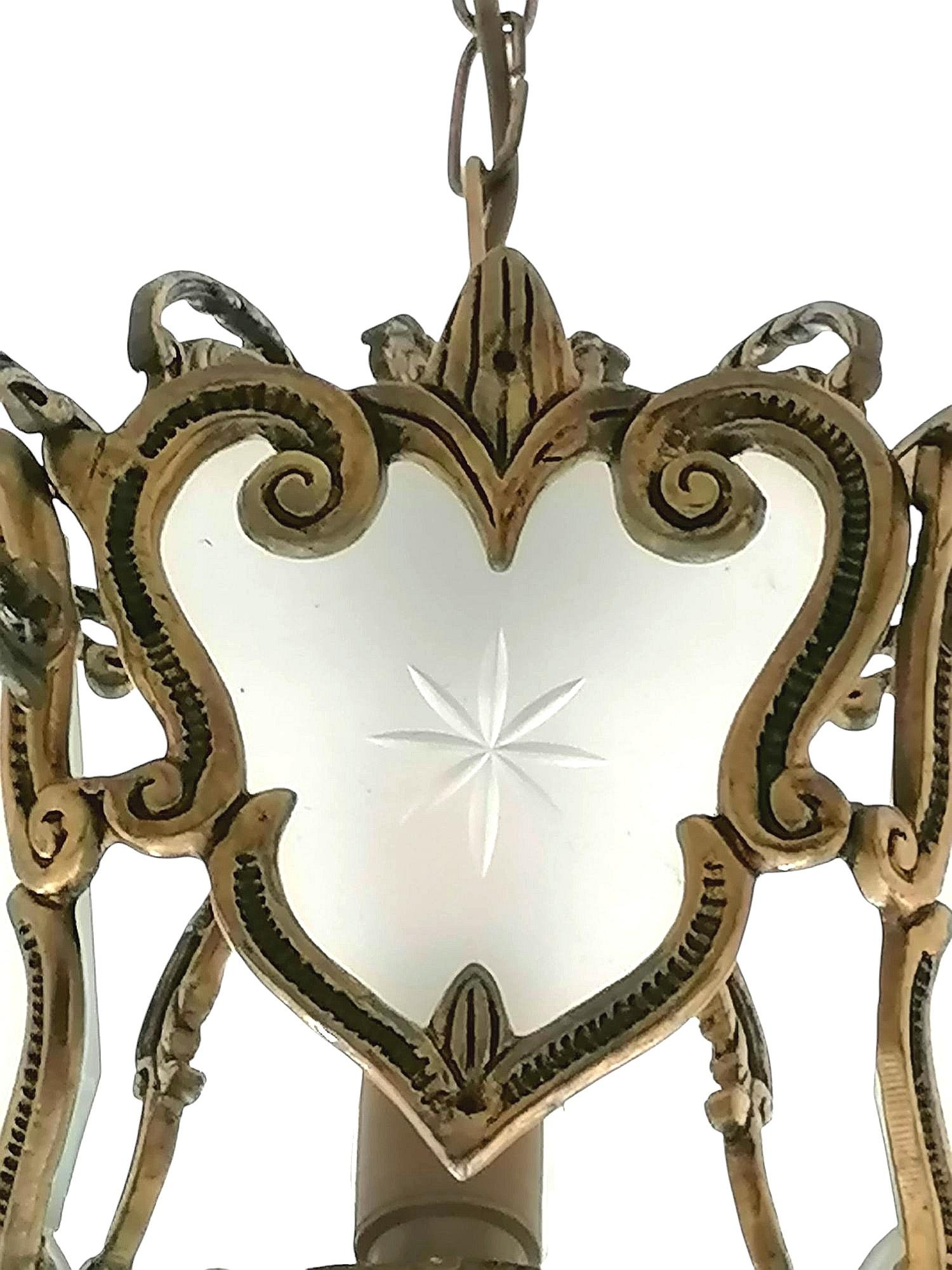 Pareja de candelabros de linterna franceses Art Nouveau de bronce dorado, paneles de cristal esmerilado en venta 4