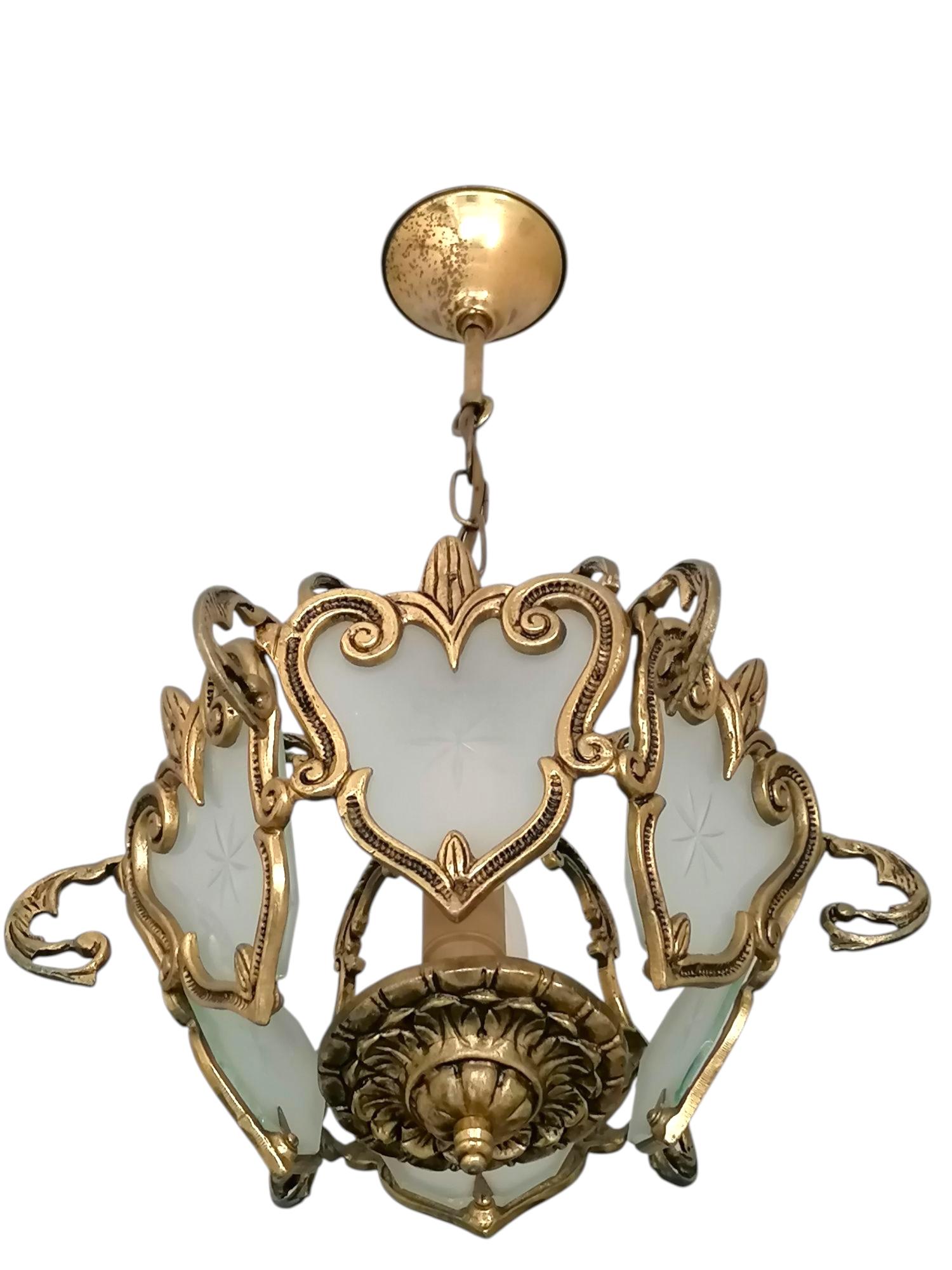 Pareja de candelabros de linterna franceses Art Nouveau de bronce dorado, paneles de cristal esmerilado Vaciado en venta