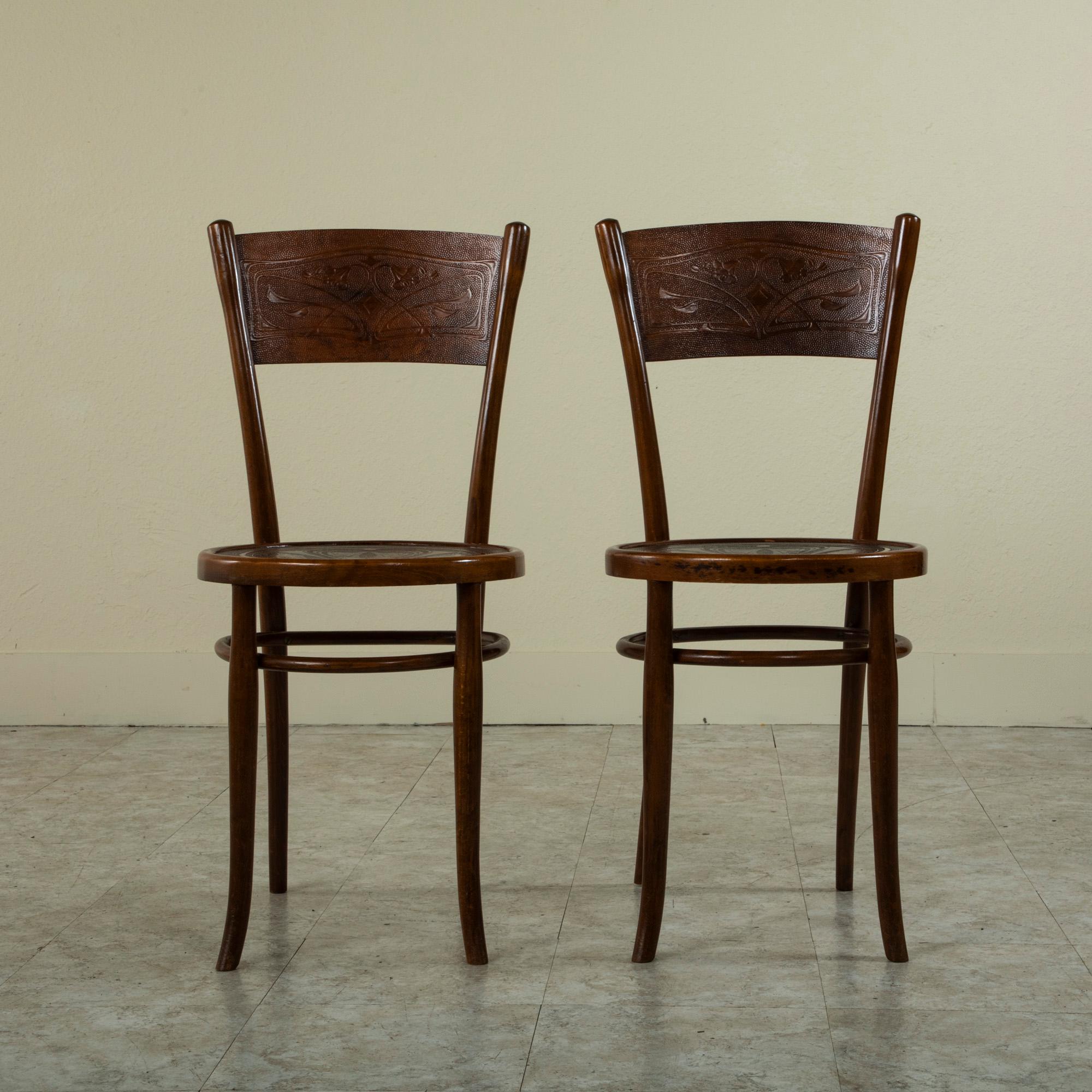 Pair of French Art Nouveau Period Bentwood Bistro Chairs, Pressed Seats, c. 1900 In Good Condition In Fayetteville, AR