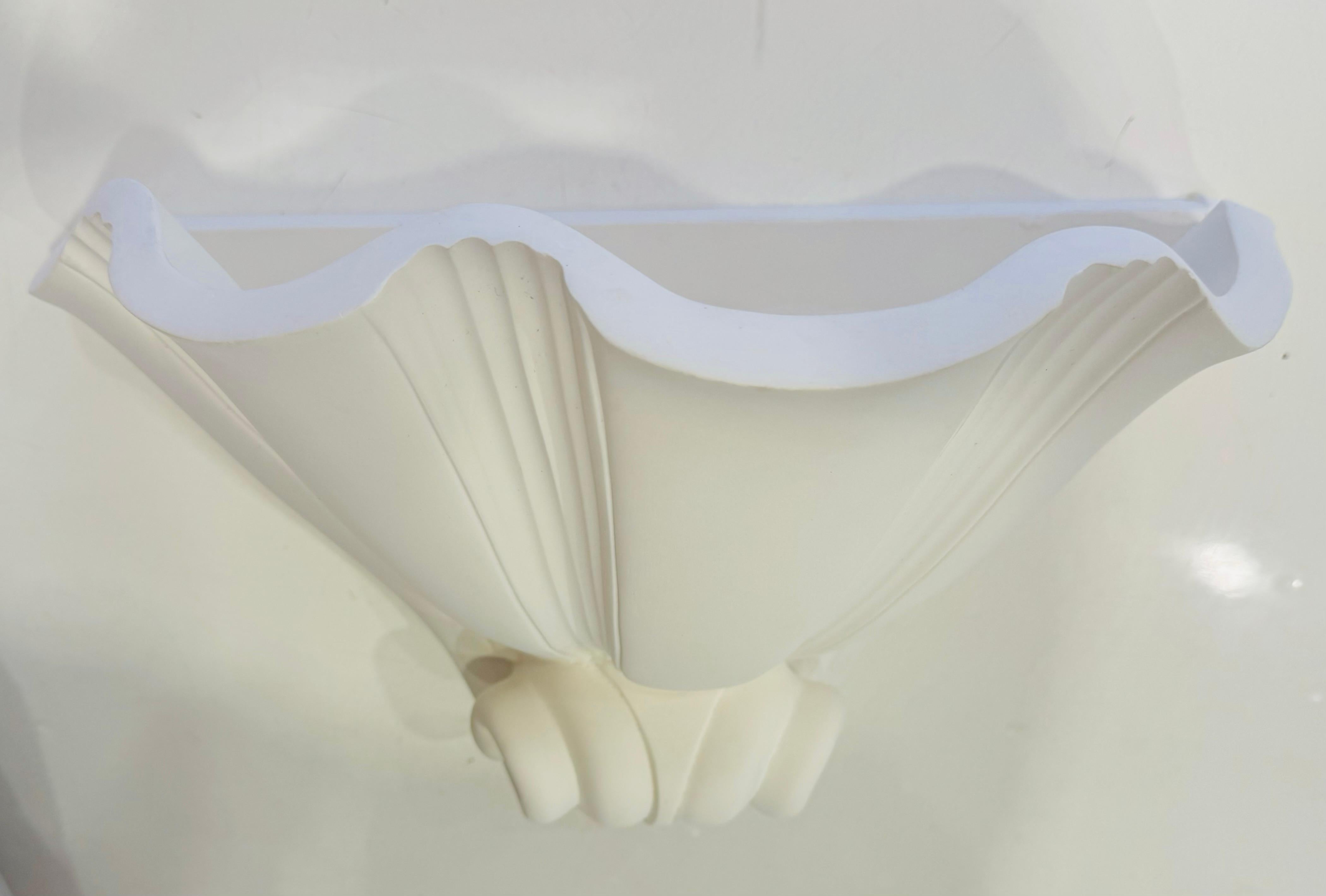 Coppia di lampade da parete in gesso Atelier A Sedap in stile Art&Deco francese In condizioni ottime in vendita a New York, NY