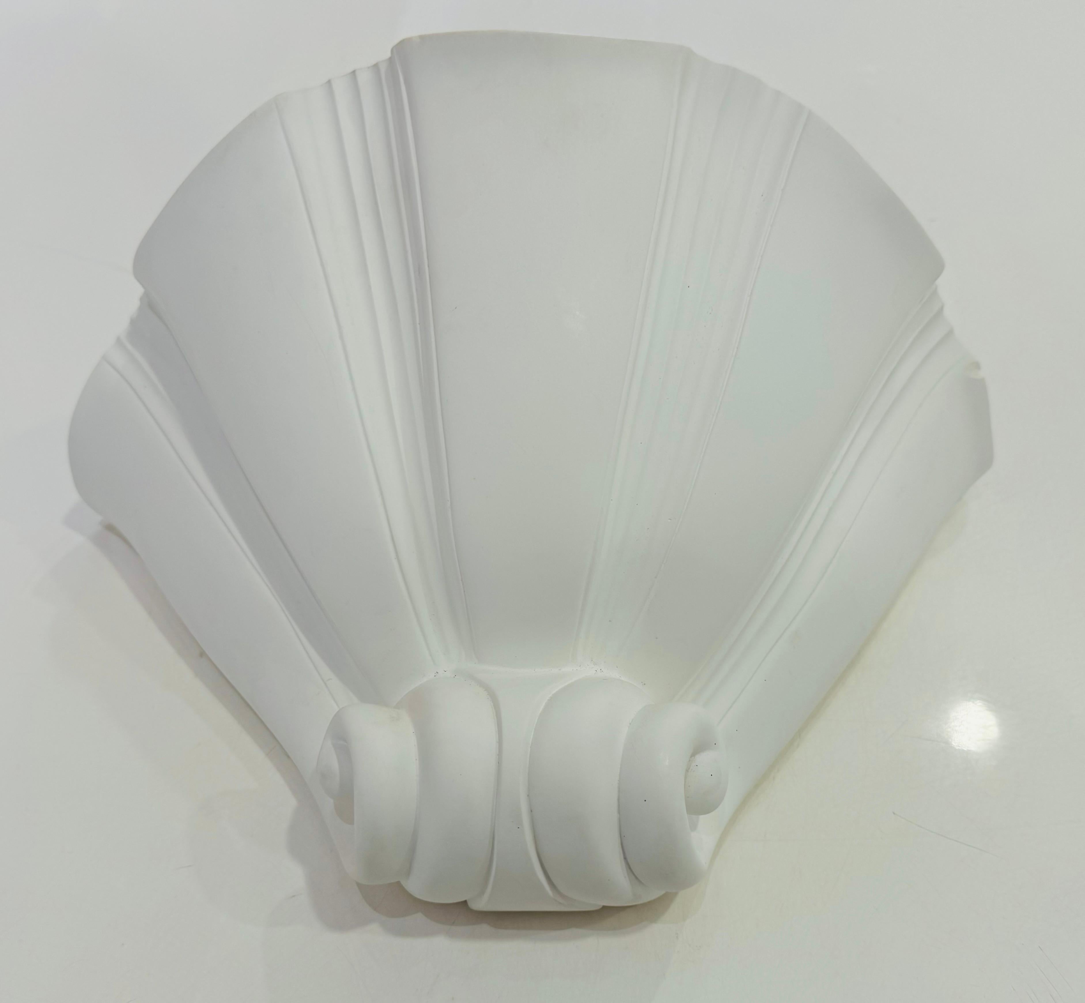 Fine XX secolo Coppia di lampade da parete in gesso Atelier A Sedap in stile Art&Deco francese in vendita