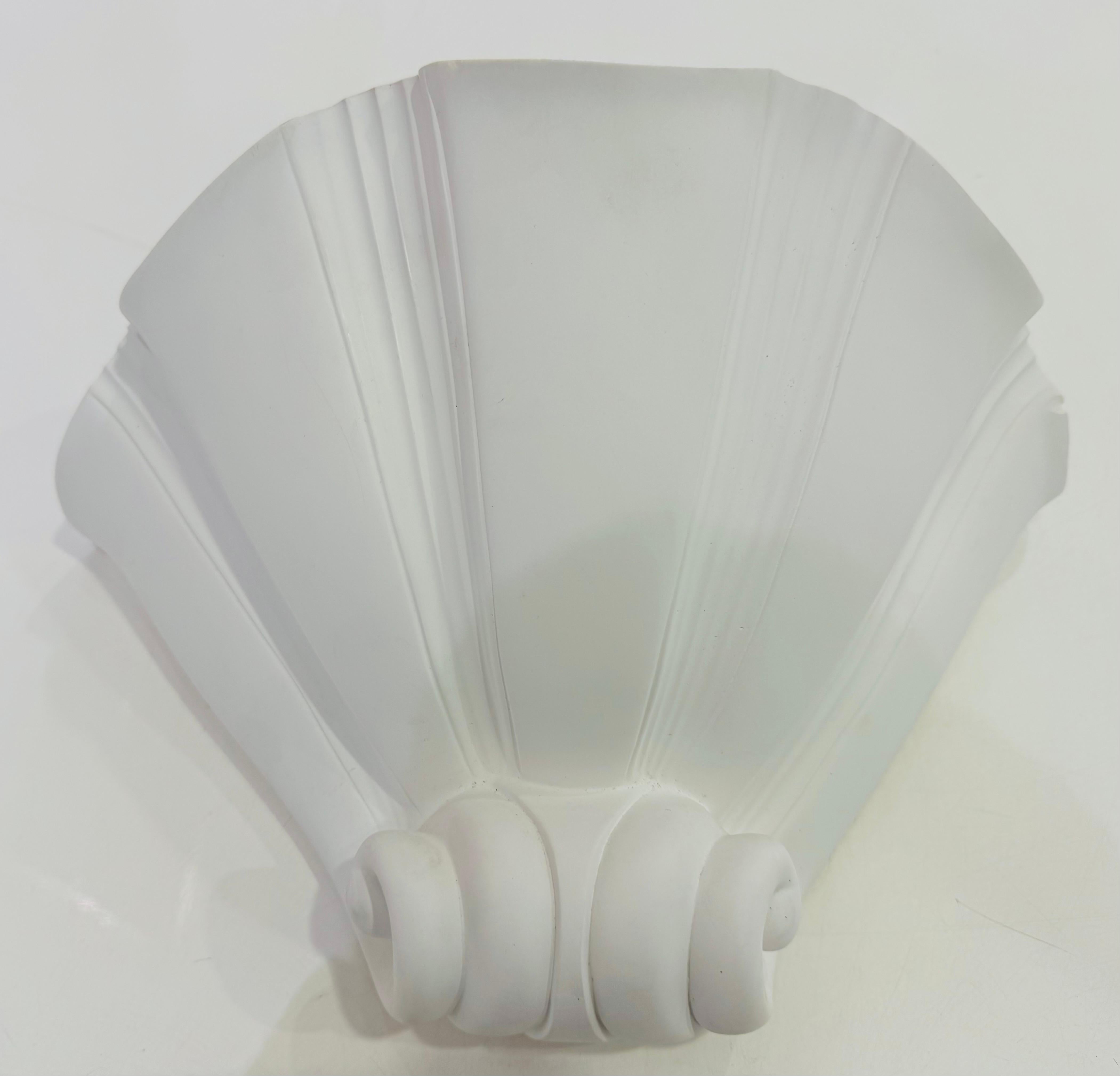 Ottone Coppia di lampade da parete in gesso Atelier A Sedap in stile Art&Deco francese in vendita