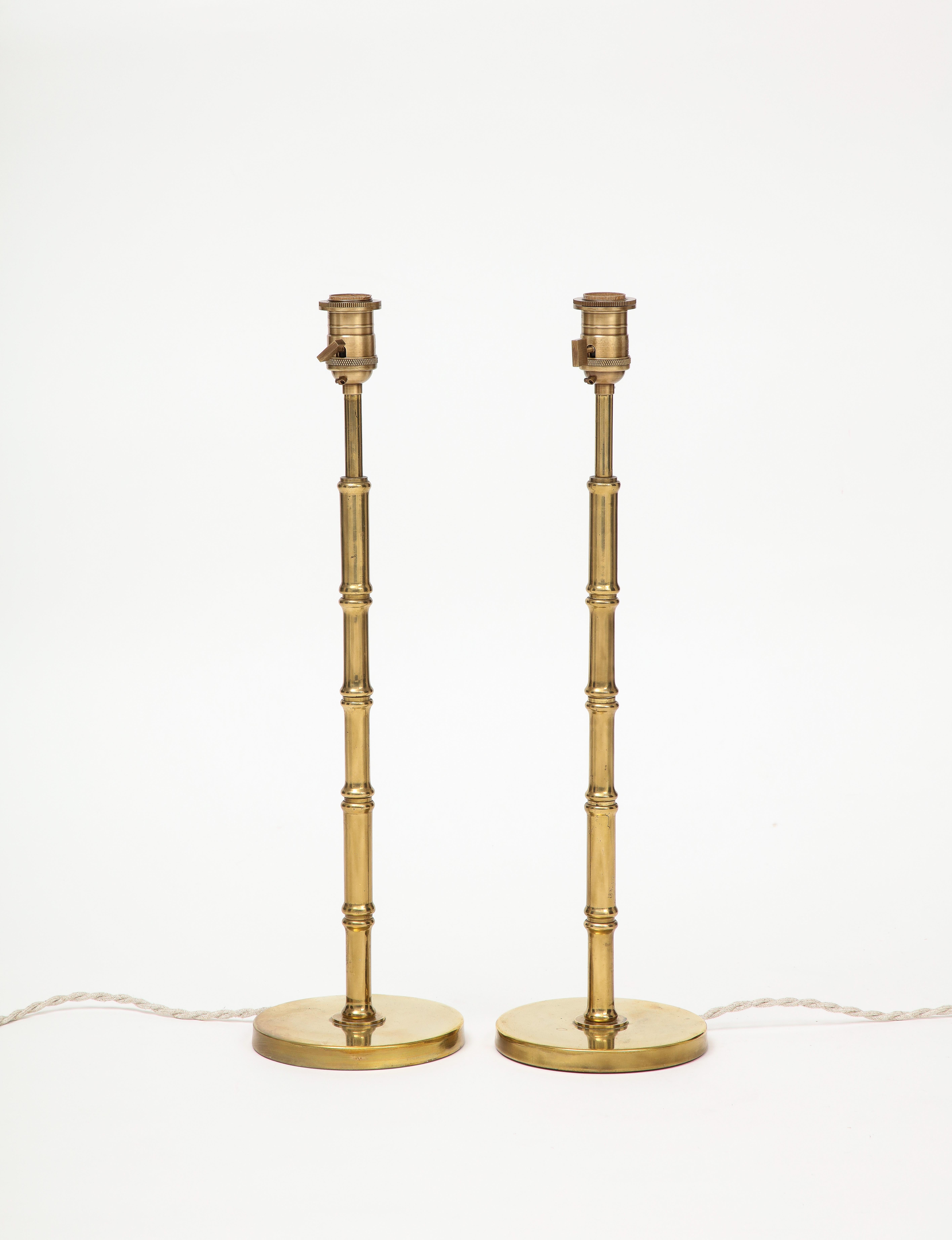 Pair of French Baguès-Style Brass Table Lamps, 1960s In Good Condition For Sale In Chicago, IL