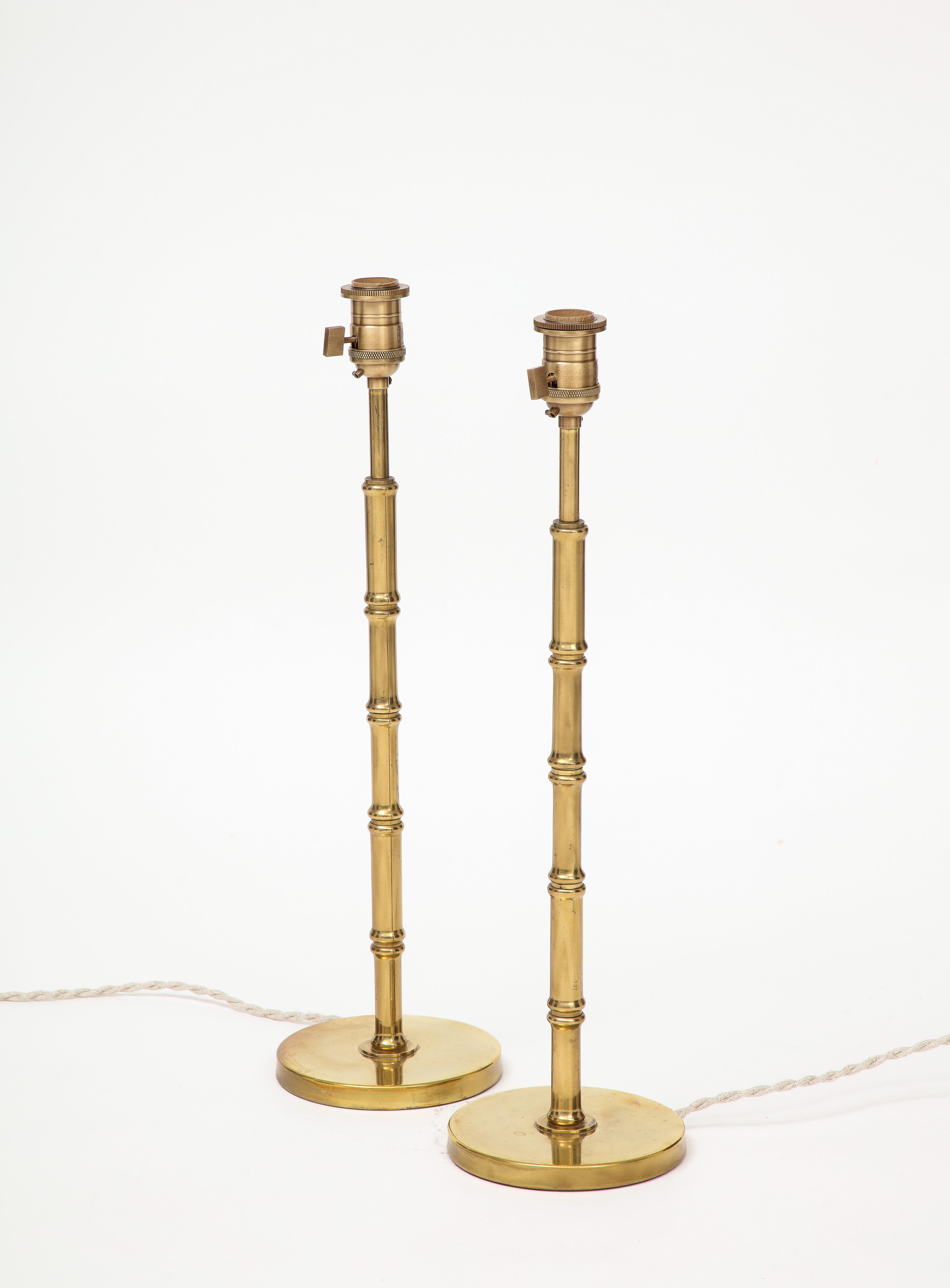 Mid-20th Century Pair of French Baguès-Style Brass Table Lamps, 1960s For Sale