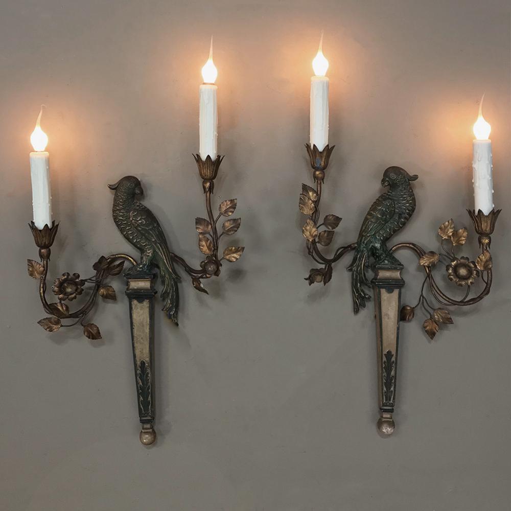 Pair of French Bagues Style Carved and Gilded Wood Parrot Sconces, circa 1920 In Good Condition In Dallas, TX