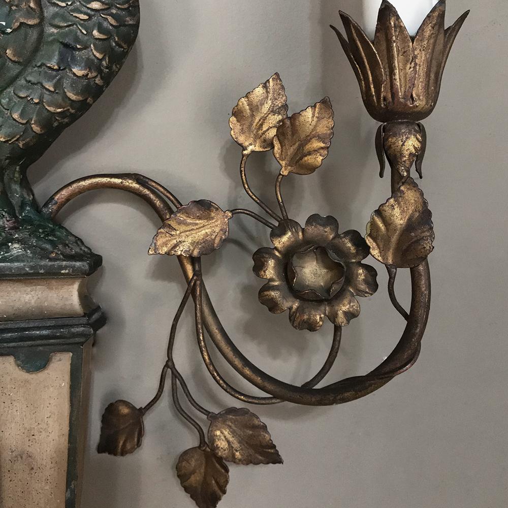 Pair of French Bagues Style Carved and Gilded Wood Parrot Sconces, circa 1920 1