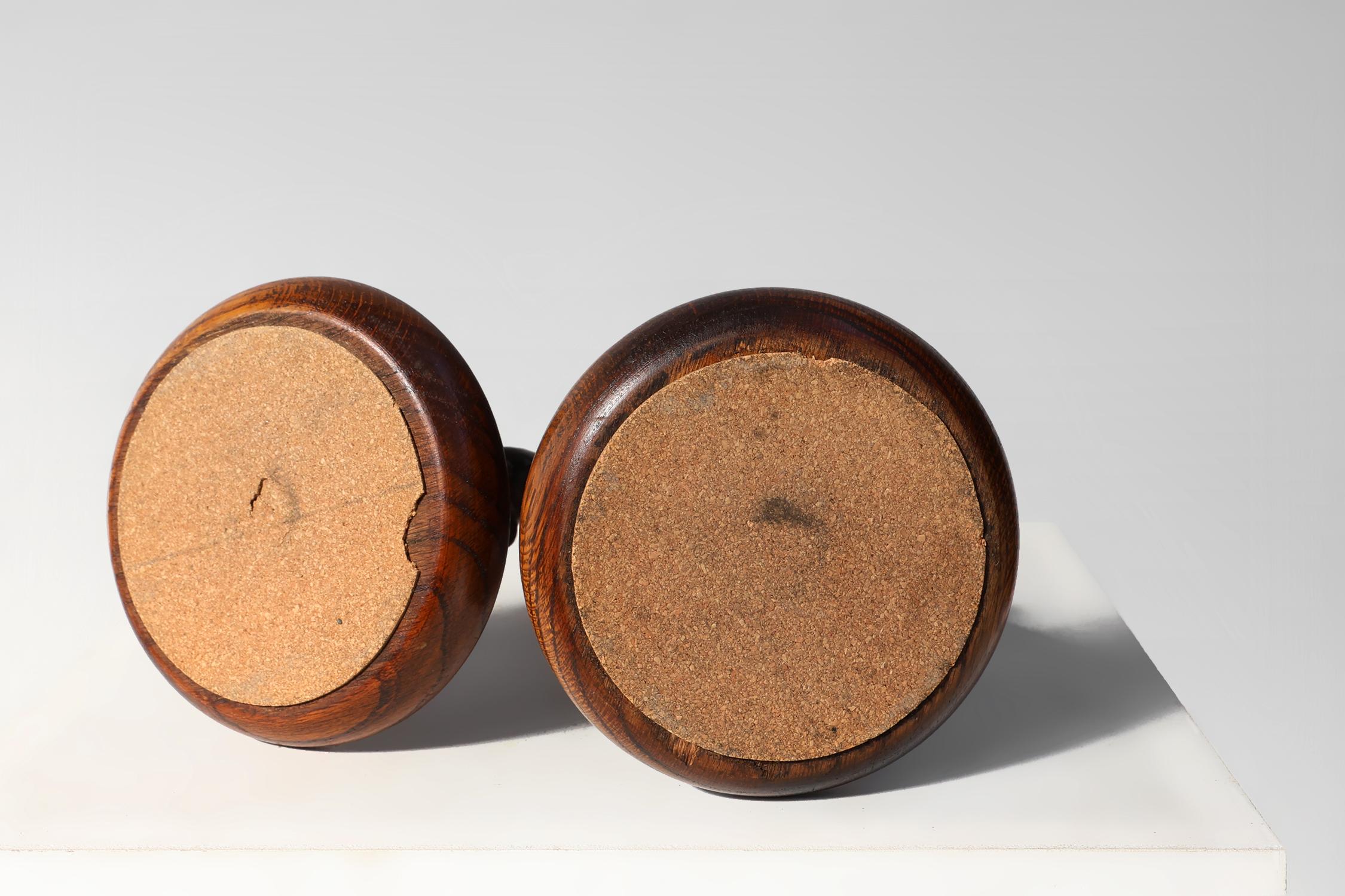Coppia di candelieri francesi Barley Twist in legno con bobeches argentate, ca. in vendita 3