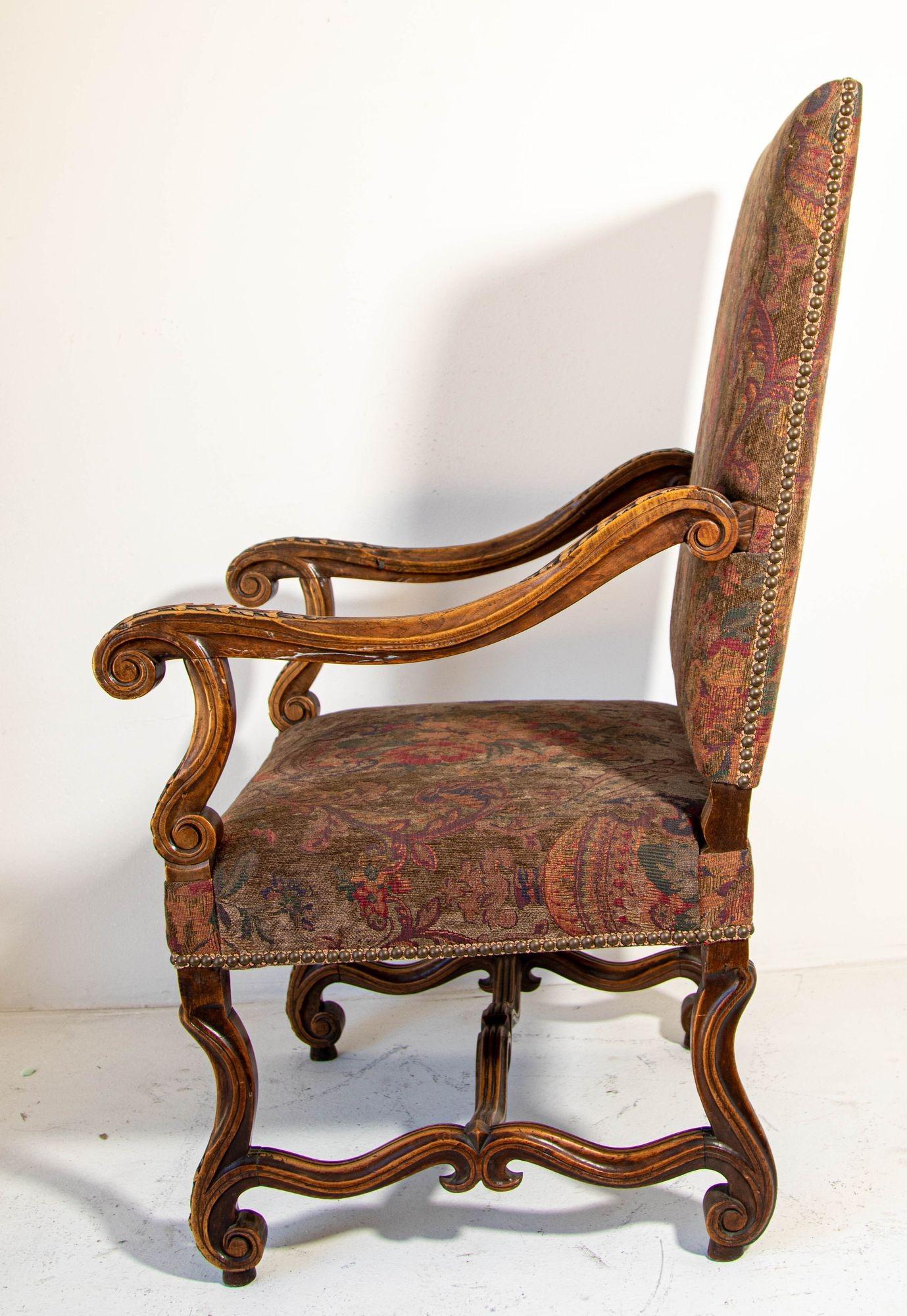Paire de fauteuils baroques français en noyer Fauteuils à la Reine en vente 2