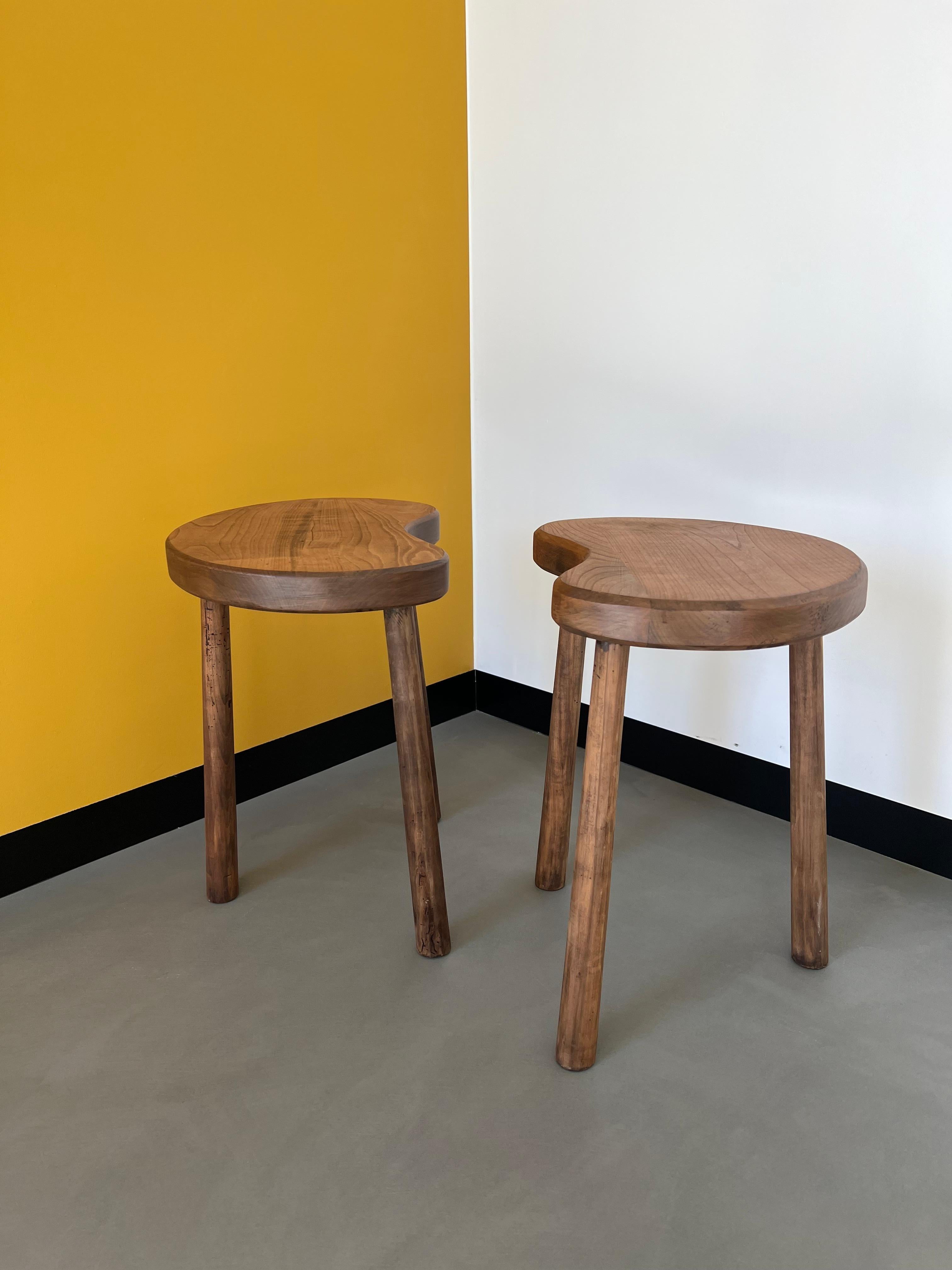Superb pair of bean stools, French craftsmanship from the 1950s. The stools fit together harmoniously and have a crazy cachet.