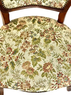 Paar französische Sessel aus Buche im Louis XV-Stil mit Blumentapeten, 20.