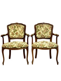 Pareja de Sillones Franceses de Haya Estilo Luis XV con Tapicería Floral, S. XX