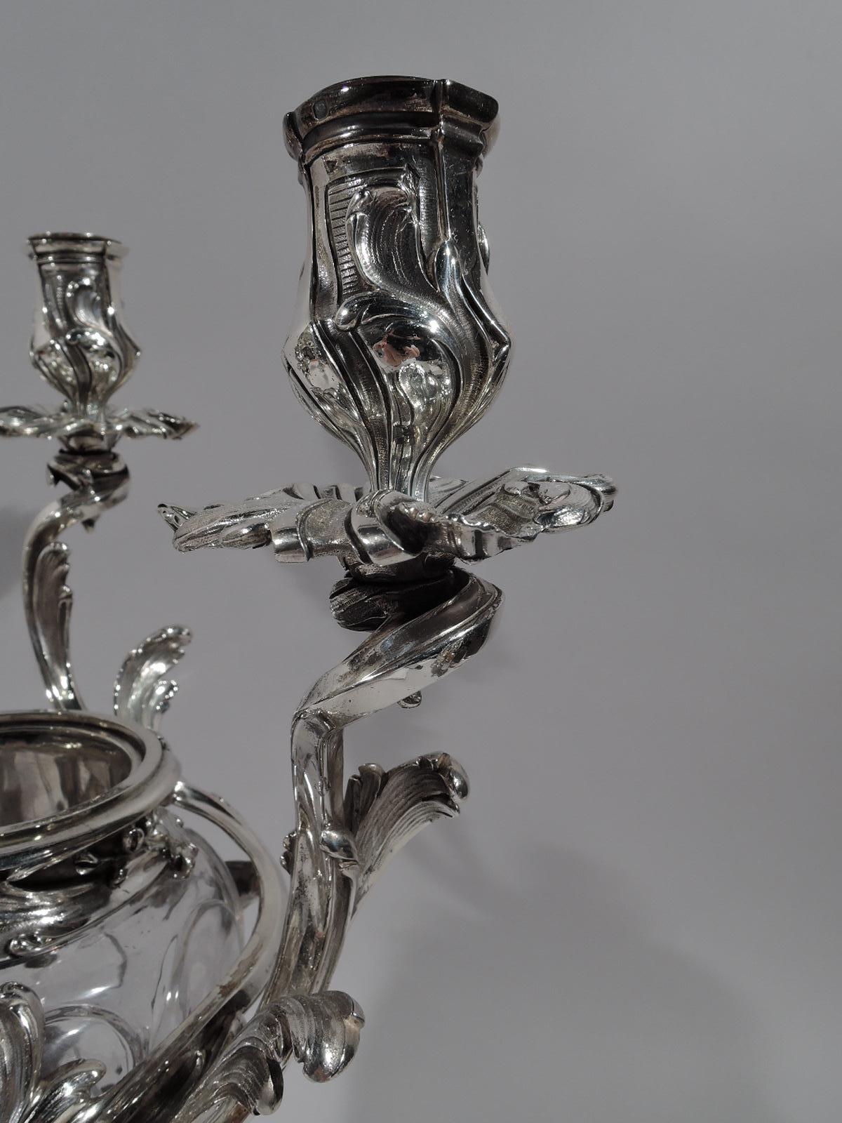 Pair of French Belle Époque Baccarat Crystal and Silver Vase Candelabra im Zustand „Hervorragend“ in New York, NY