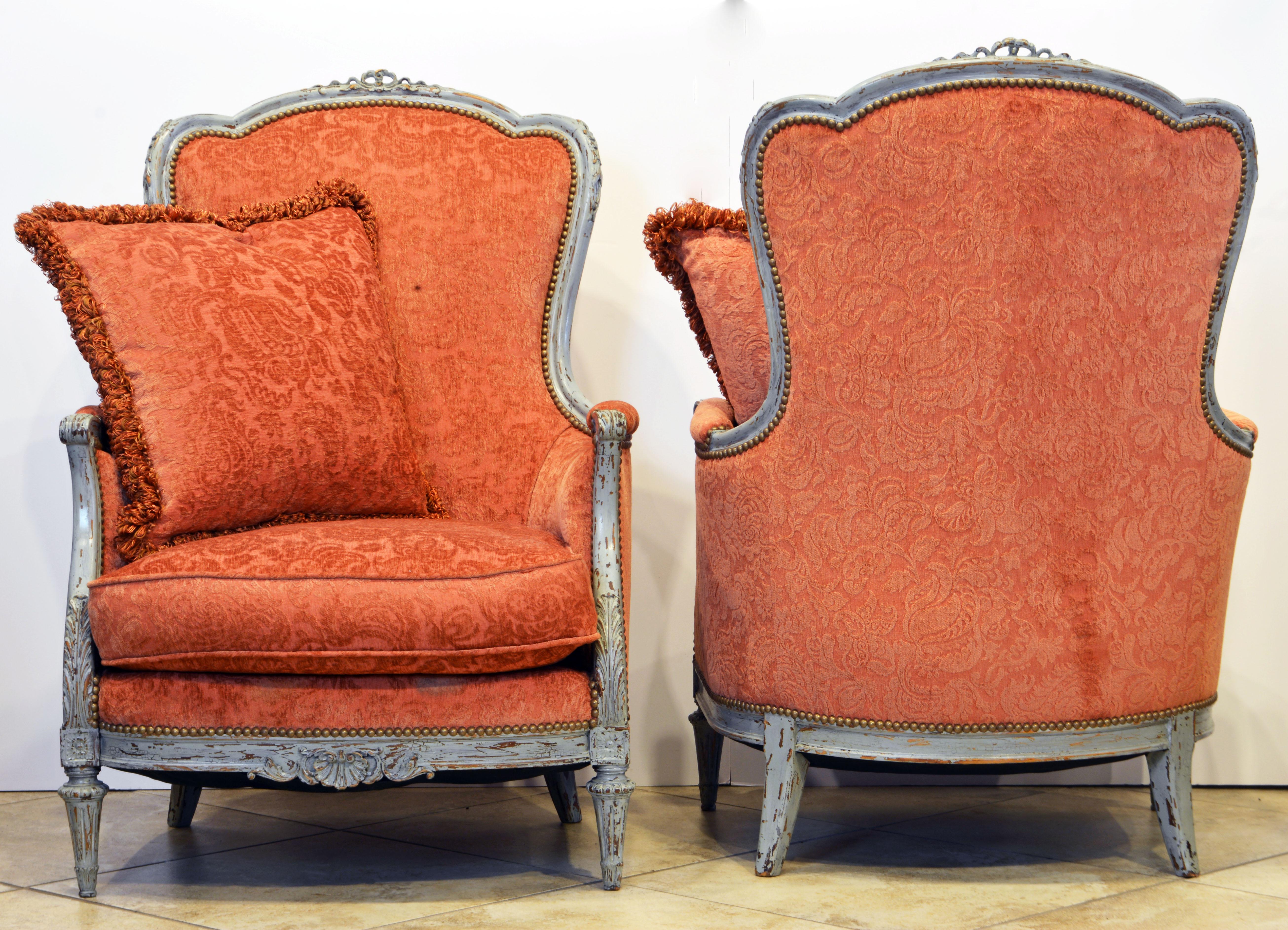 Pair of French Belle Époque Louis XVI Style Gray Painted Bergère Chairs In Good Condition In Ft. Lauderdale, FL