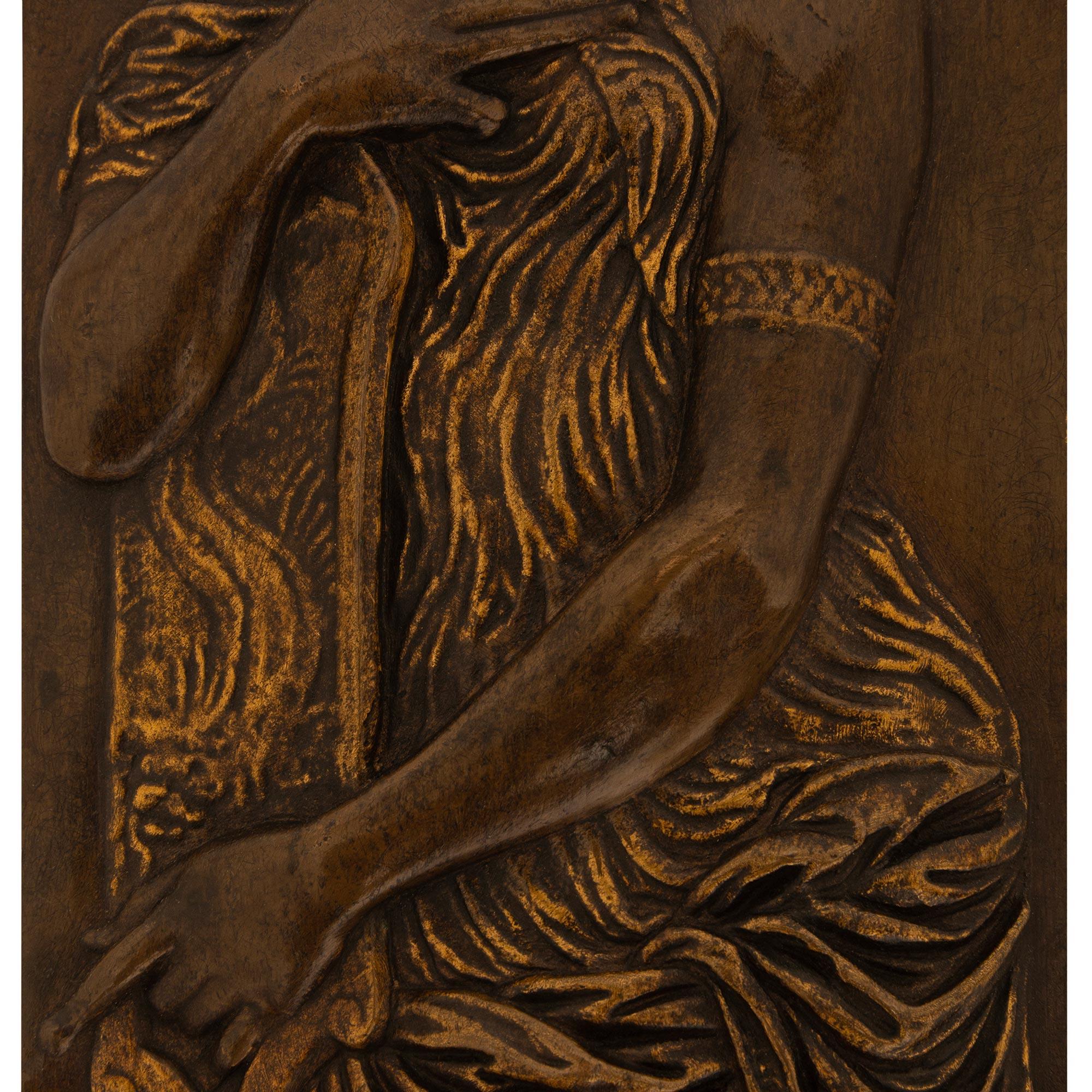 Patiné Paire de plaques en bronze et bronze doré d'époque Belle Époque, signées Barbedienne en vente