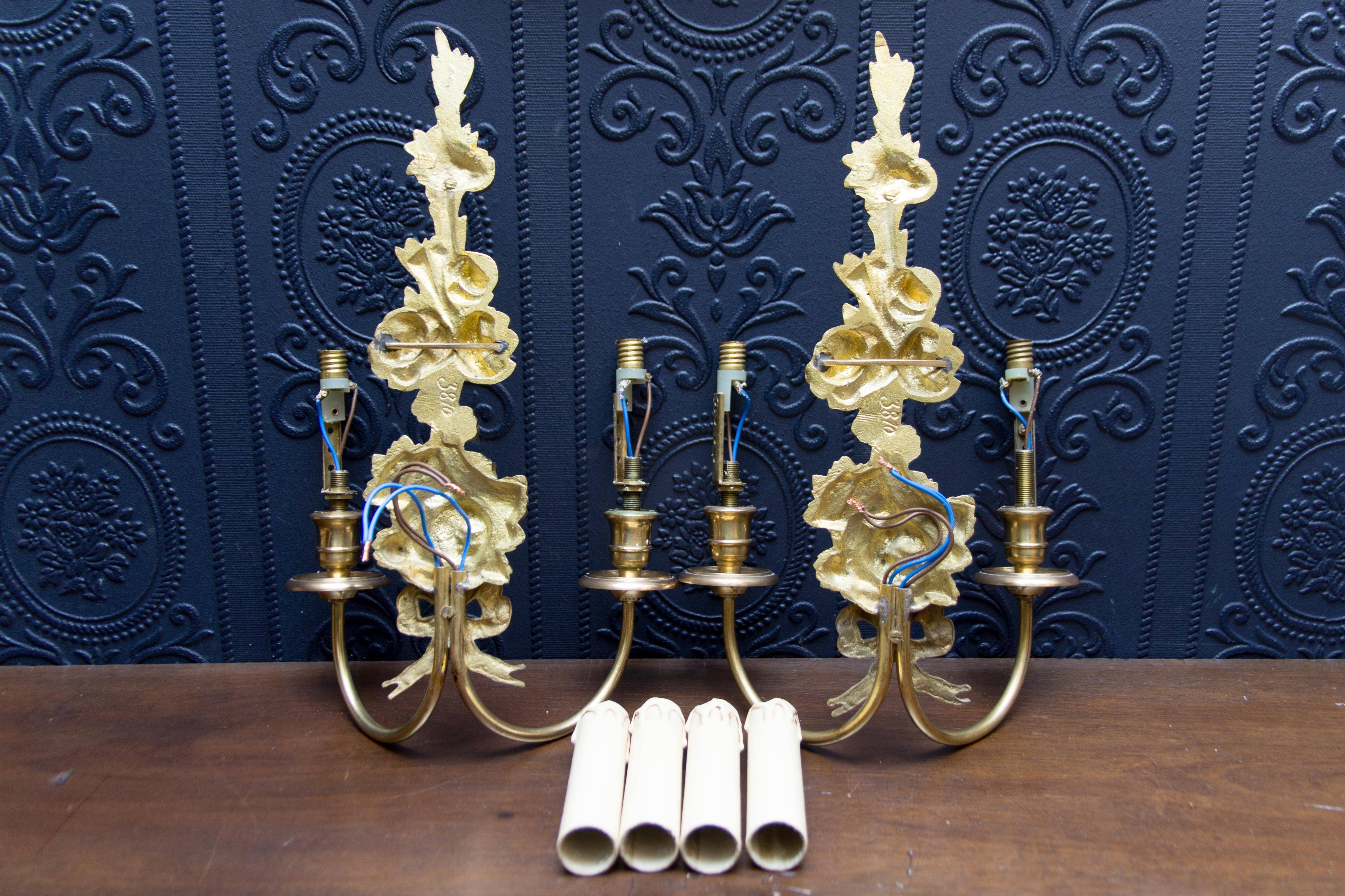 Pair of French Belle Époque Style Floral Gilt Bronze and Brass Sconces 1