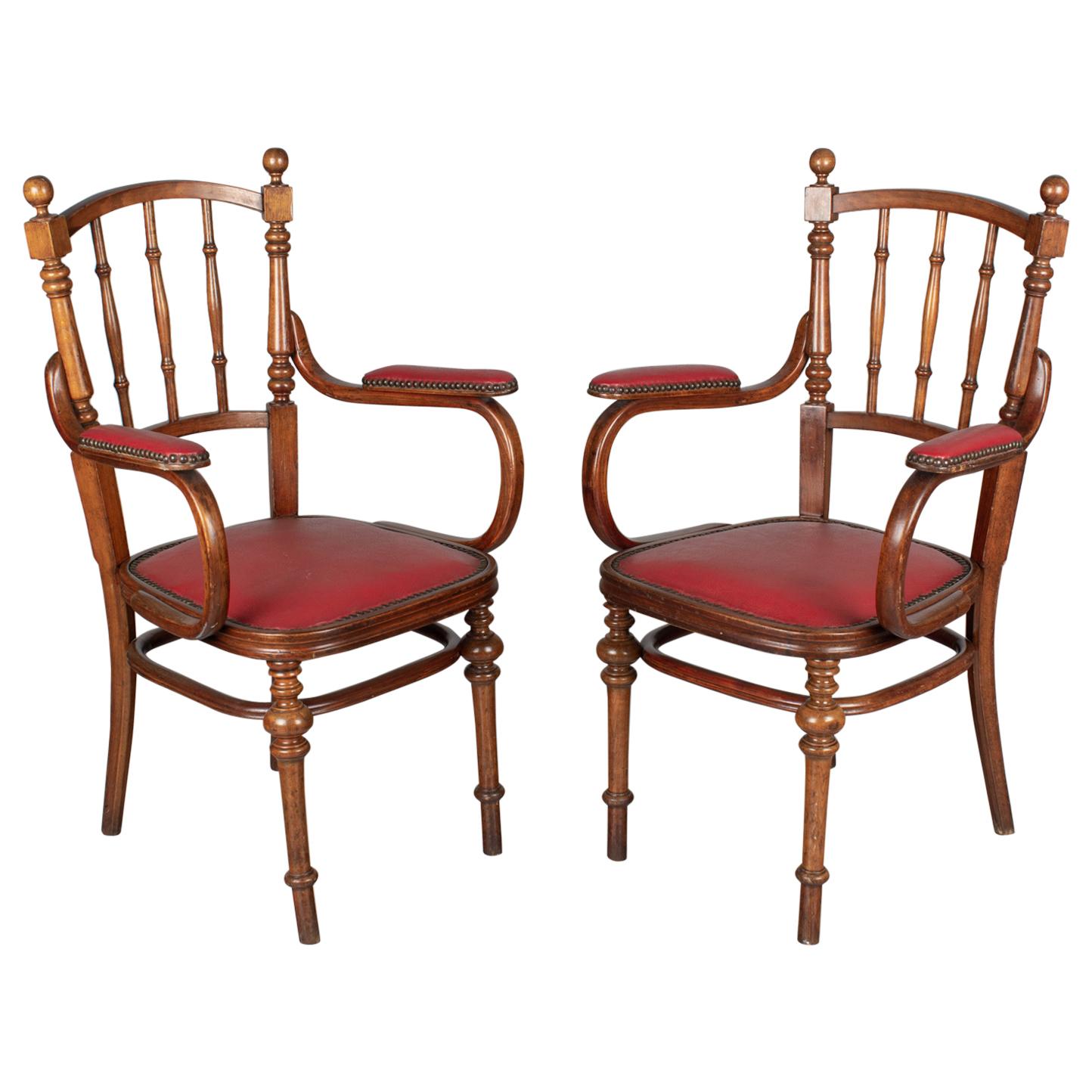 Paire de fauteuils français de style Thonet en bois cintré
