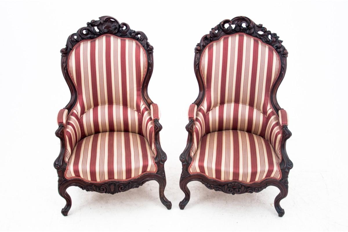 Zwei Sessel des Typs bergere, hergestellt in Frankreich um 1900.
Die Möbel sind in sehr gutem Zustand.
Abmessungen: Höhe: 117 cm, Höhe: 38 cm, Breite: 70 cm, Tiefe: 86 cm.

