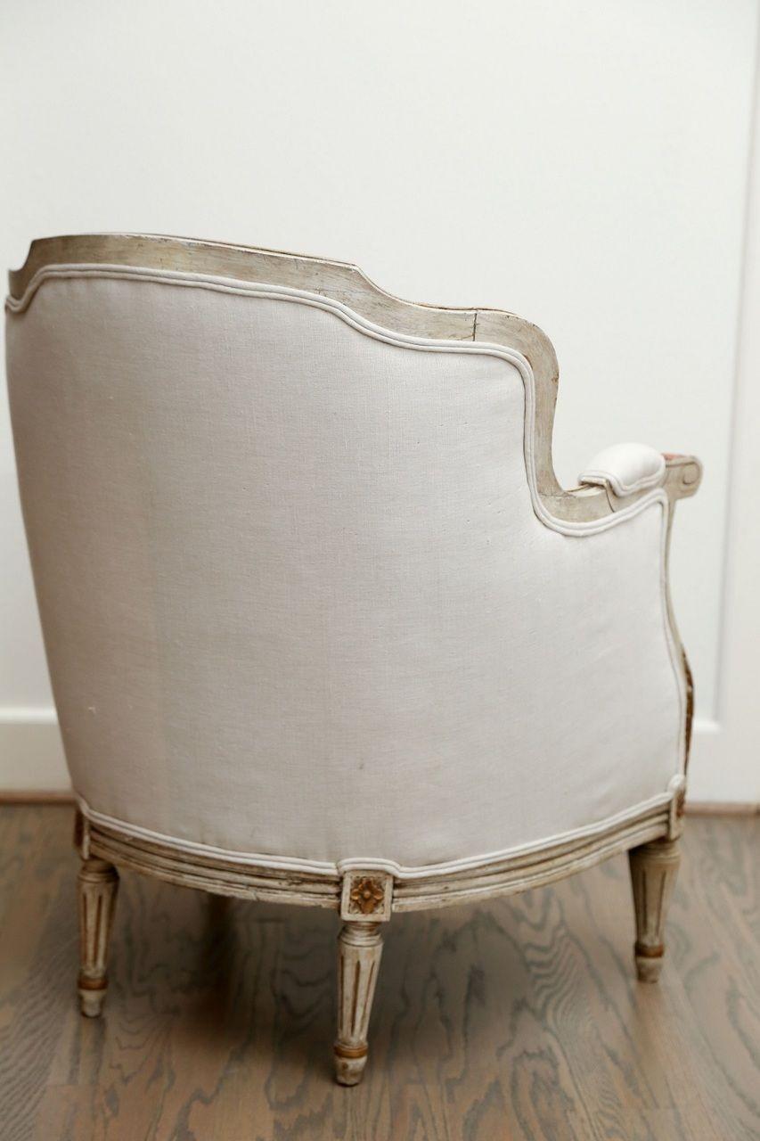 Coppia di poltrone bergere francesi in vendita 4