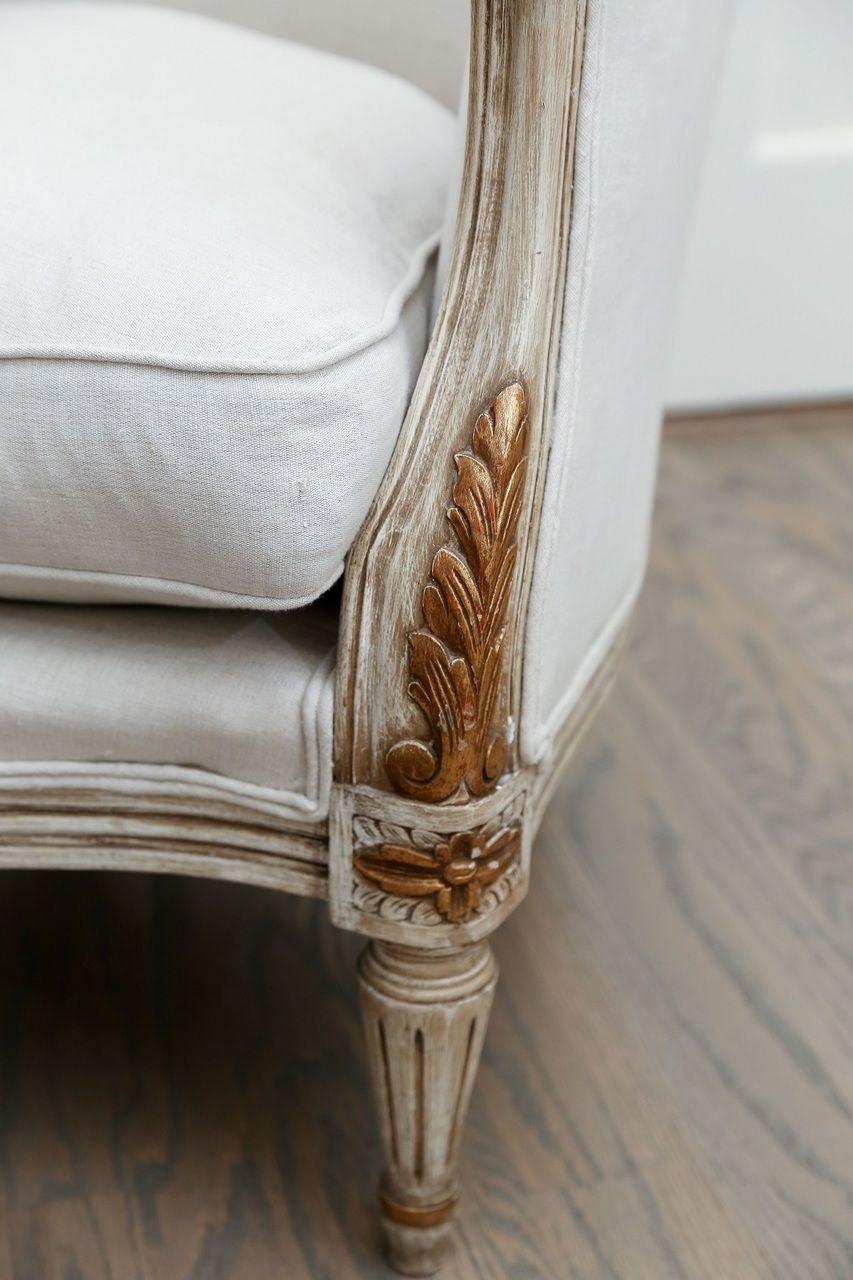 Coppia di poltrone bergere francesi in vendita 1