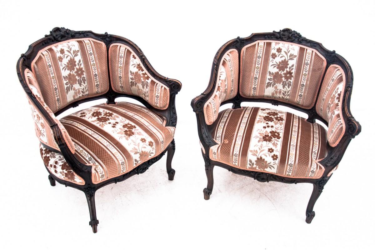 Two bergere type armchairs made in France in around 1900.
Furniture preserved in very good condition.
Dimensions: height 79 cm / seat height 35 cm / width 76 cm / depth 60 cm