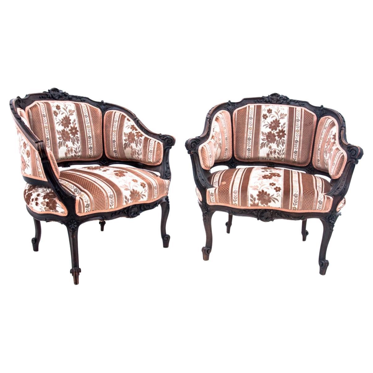 Pair of French Bergere Chairs, circa 1900s. 